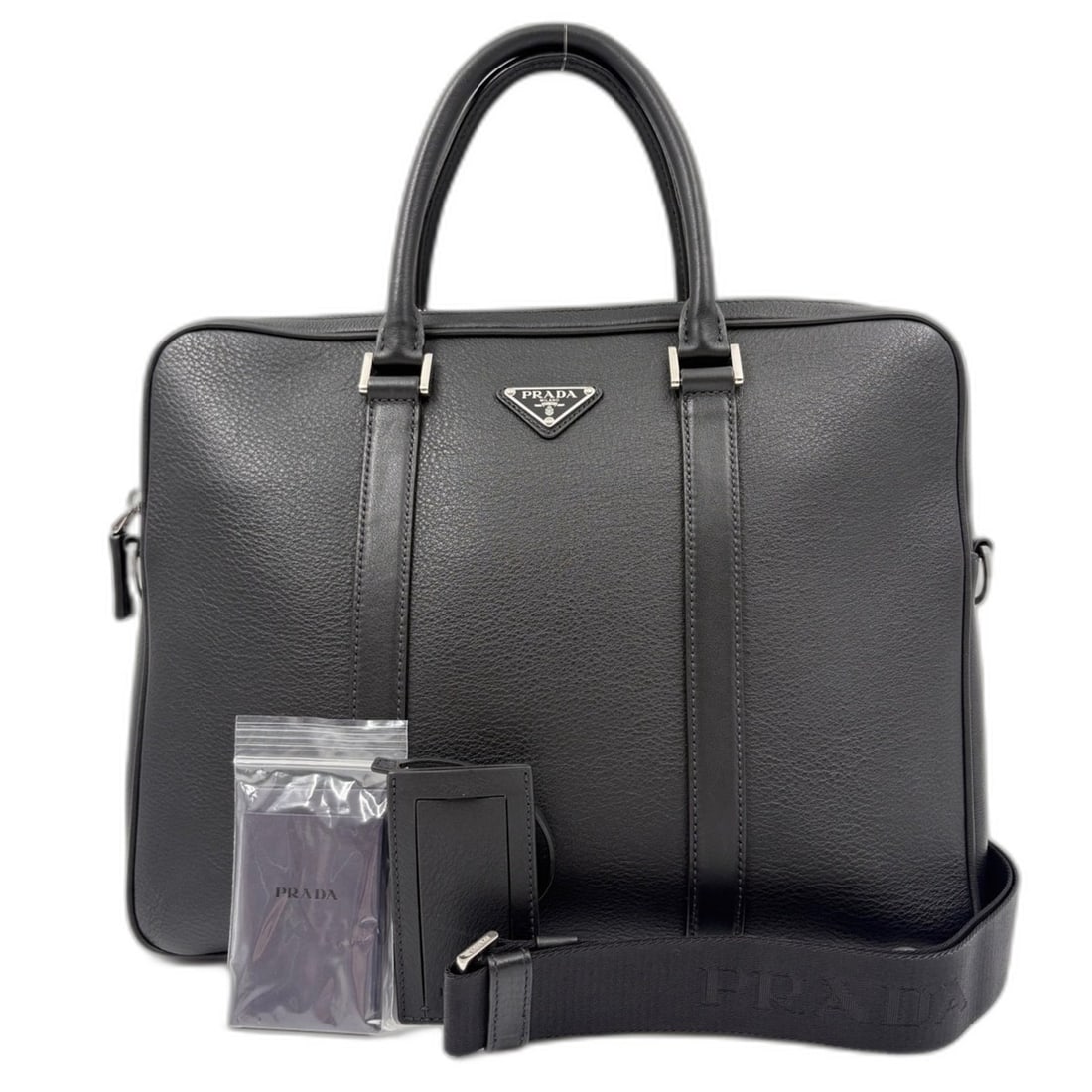 PRADA handbag/shoulder bag, black: --- Catalog ---Category: SizeHandle Drop: 11.00cm / 4.33''Size (HxWxD): 30cm x 36cm x 4cm / 11.81'' x 14.17'' x 1.57''Strap Length: 110cm - 130cm / 43.3'' - 51.18''Category: DesignType: Handbag, Shoul