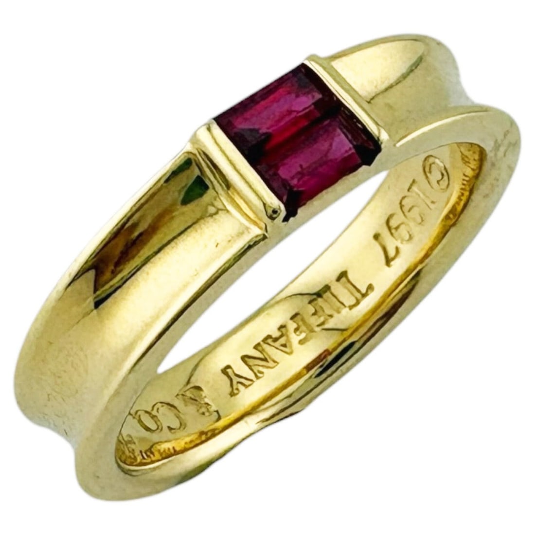 Tiffany & Co. Stacking Ruby Ring, 18K Yellow Gold, Ruby, Women's Ring.: --- Catalog ---Category: PackNumber in Pack: 1Category: SizeJP Size: 12.5US Size: 6.5Category: DesignColor: Yellow goldGender: WomenMaterial: Yellow gold (18K)Category: GeneralBrand: Tiffany--- Item L