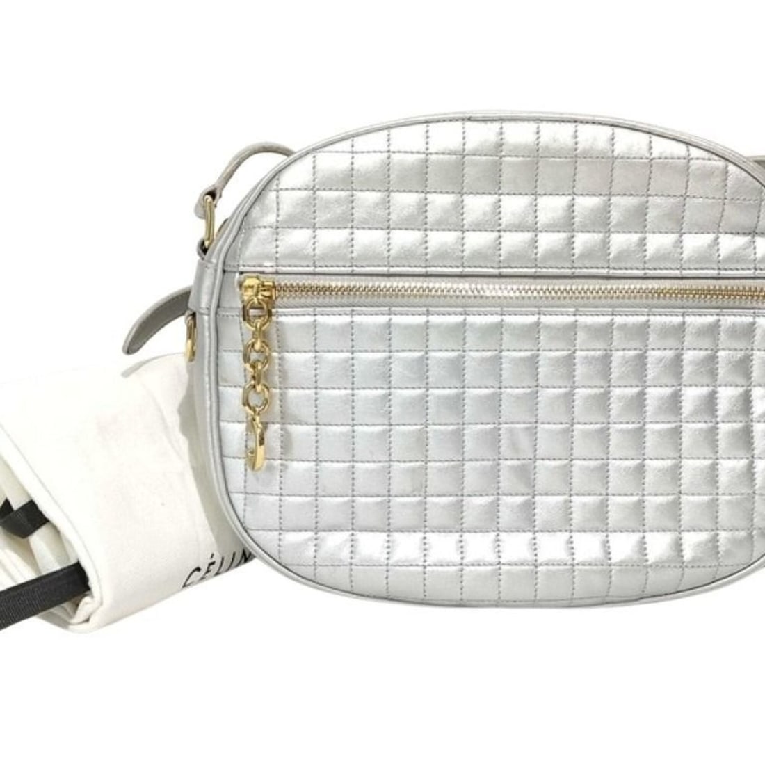 CELINE Shoulder Bag with C Charm 188353 Silver Leather Women's: --- Catalog ---Category: SizeSize (HxWxD): 19.5cm x 24cm x 4.5cm / 7.67'' x 9.44'' x 1.77''Category: DesignType: Shoulder bagColor: SilverGender: WomenMaterial: Leather Category: GeneralBrand: