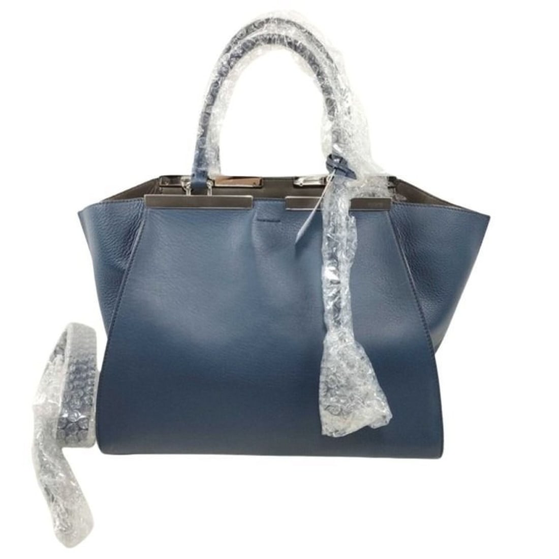 FENDI Trois Jours handbag, 8BH279, blue leather, women's.: --- Catalog ---Category: SizeSize (HxWxD): 23.5cm x 30.7cm x 14.5cm / 9.25'' x 12.08'' x 5.7''Category: DesignType: HandbagColor: BlueGender: WomenMaterial: Leather Category: GeneralBrand: FendiCountr