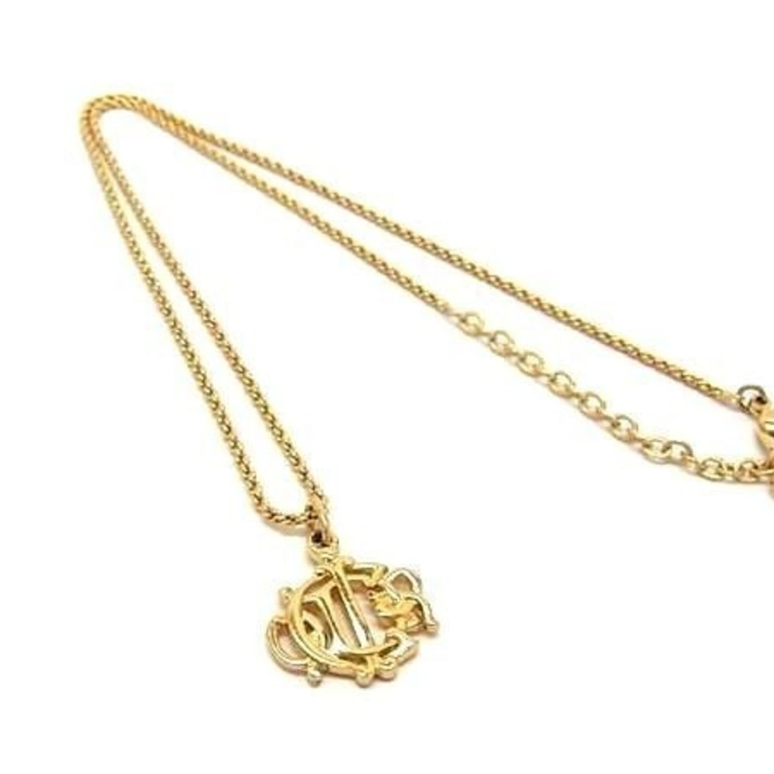 Christian Dior Necklace, Emblem, Gold Metal, Women's: --- Catalog ---Category: SizePendant Size: 1.7mm x 2.3mm / 0.06'' x 0.09''Neck Circumference: 45 cm / 17.71''Category: DesignColor: GoldGender: WomenMaterial: MetalPendant Type: PendantNecklace Type: