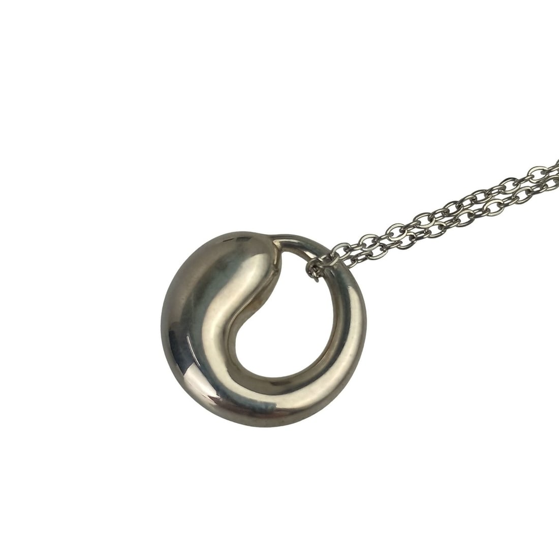 Tiffany & Co. Elsa Peretti Eternal Circle Necklace, Sterling Silver (SV925), Women's: --- Catalog ---Category: SizePendant Size: 1.5mm x 1.6mm / 0.05'' x 0.06''Neck Circumference: 46 cm / 18.11''Category: DesignColor: SilverGender: WomenMaterial: Silver 925Pendant Type: