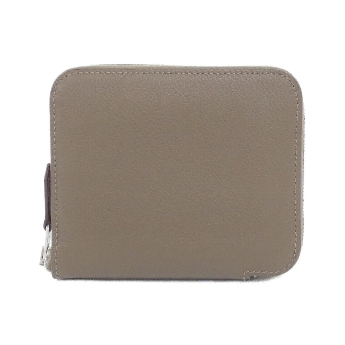 Hermes Mervilleuses Lanternes Silk In Compact Wallet 086387CK: --- Catalog ---Category: SizeSize (HxWxD): 9cm x 11cm x 1.5cm / 3.54'' x 4.33'' x 0.59''Category: DesignType: Coin purse/coin caseColor: Blue, TaupeGender: WomenCategory: GeneralLine: Silk'inBrand: