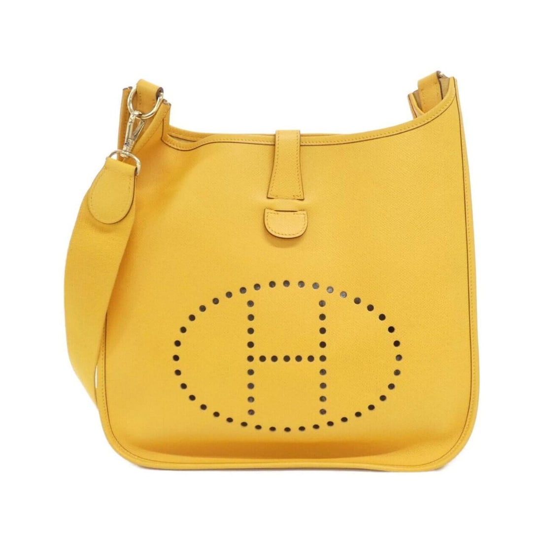 Hermes Evelyne GM Shoulder Bag: --- Catalog ---Category: SizeSize (HxWxD): 32cm x 30cm x 9cm / 12.59'' x 11.81'' x 3.54''Category: DesignType: Shoulder bagColor: JauneGender: WomenMaterial: Courchevel leather Hardware Color: