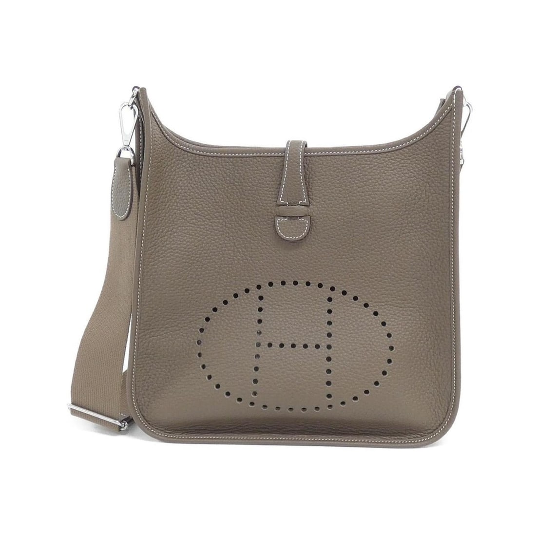 Hermes Evelyne 3 PM 056277CK Shoulder Bag: --- Catalog ---Category: SizeSize (HxWxD): 29cm x 28cm x 8cm / 11.41'' x 11.02'' x 3.14''Category: DesignType: Shoulder bagColor: Etoupe grayGender: WomenMaterial: Taurillon clemence leather Hardware 