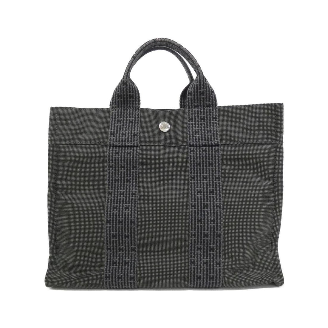 Hermes Herline PM 101056M Handbag: --- Catalog ---Category: SizeSize (HxWxD): 23cm x 30.5cm x 8cm / 9.05'' x 12'' x 3.14''Category: DesignType: HandbagColor: BlackGender: WomenMaterial: Canvas Hardware Color: SilverCategory: