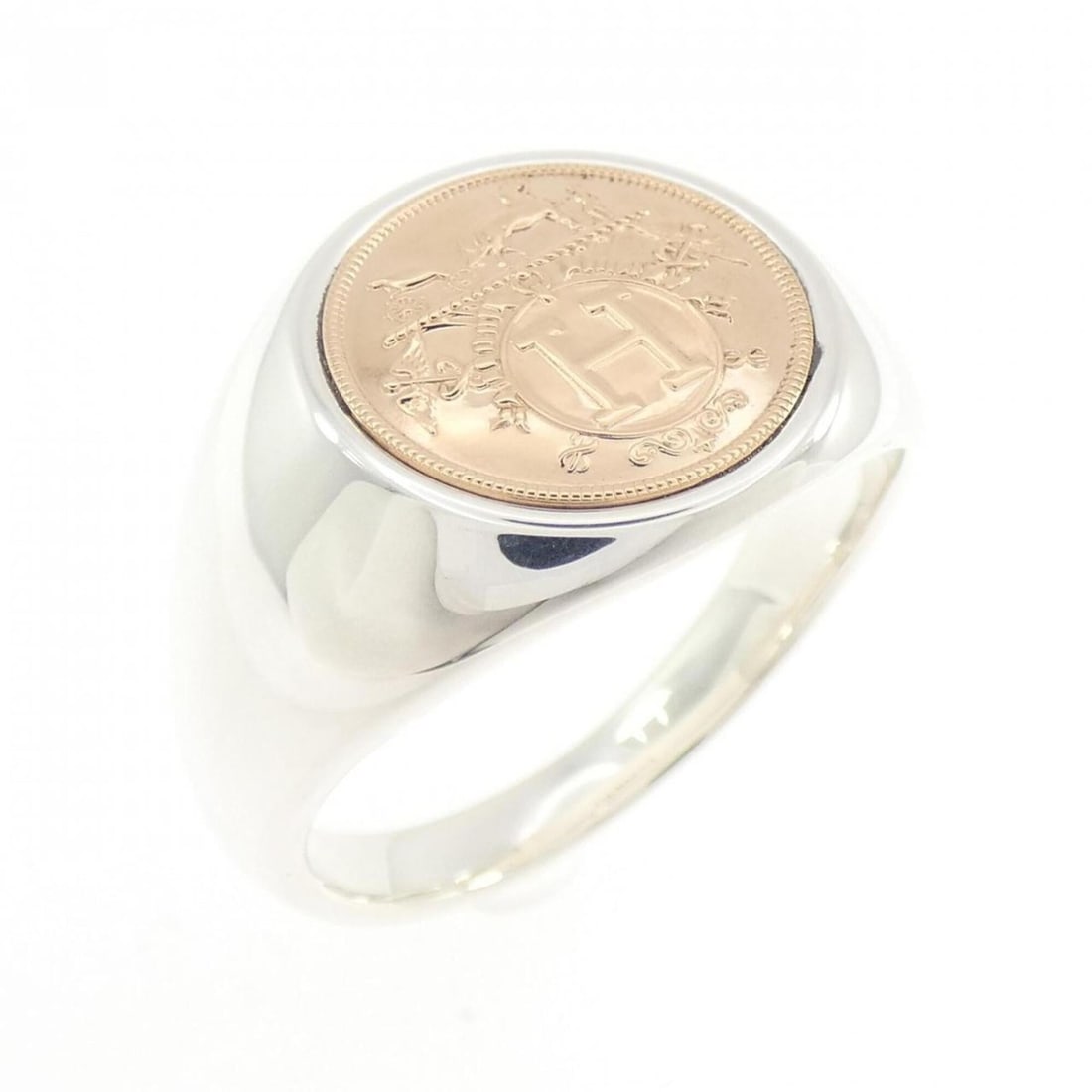 Hermes Hermès Ex-Libris Chevalier Ring: --- Catalog ---Category: SizeUS Size: 11.5Brand Size: 64Category: DesignType: Band ringGender: WomenMaterial: Pink gold (18K), Silver 925Category: GeneralMPN: H120642BBrand: Hermes--- Item List