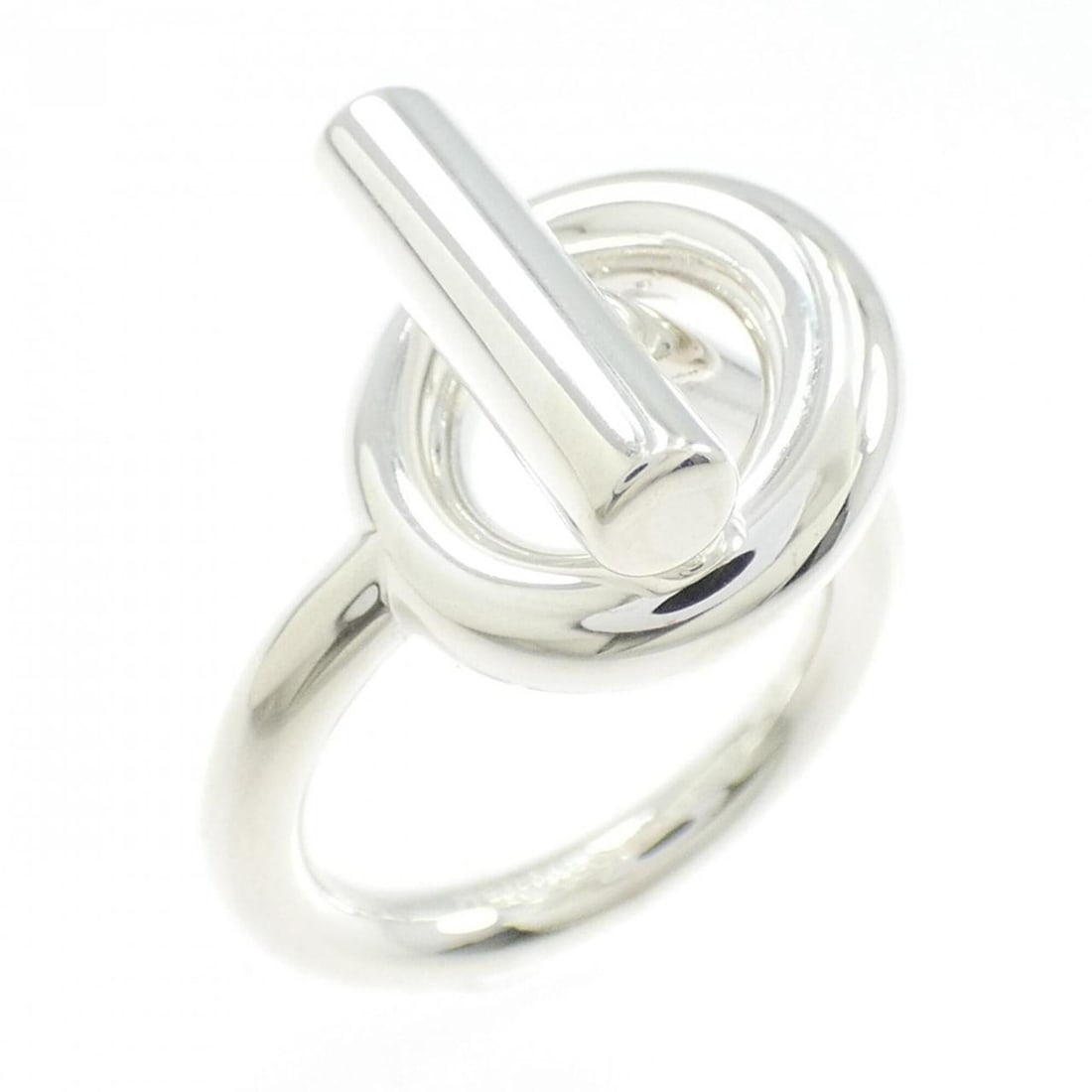 Hermes Hermès Echappé Ring: --- Catalog ---Category: SizeUS Size: 6.5Brand Size: 52Category: DesignType: Band ringGender: WomenMaterial: Silver 925Category: GeneralMPN: H103658BBrand: Hermes--- Item List ---Section:
