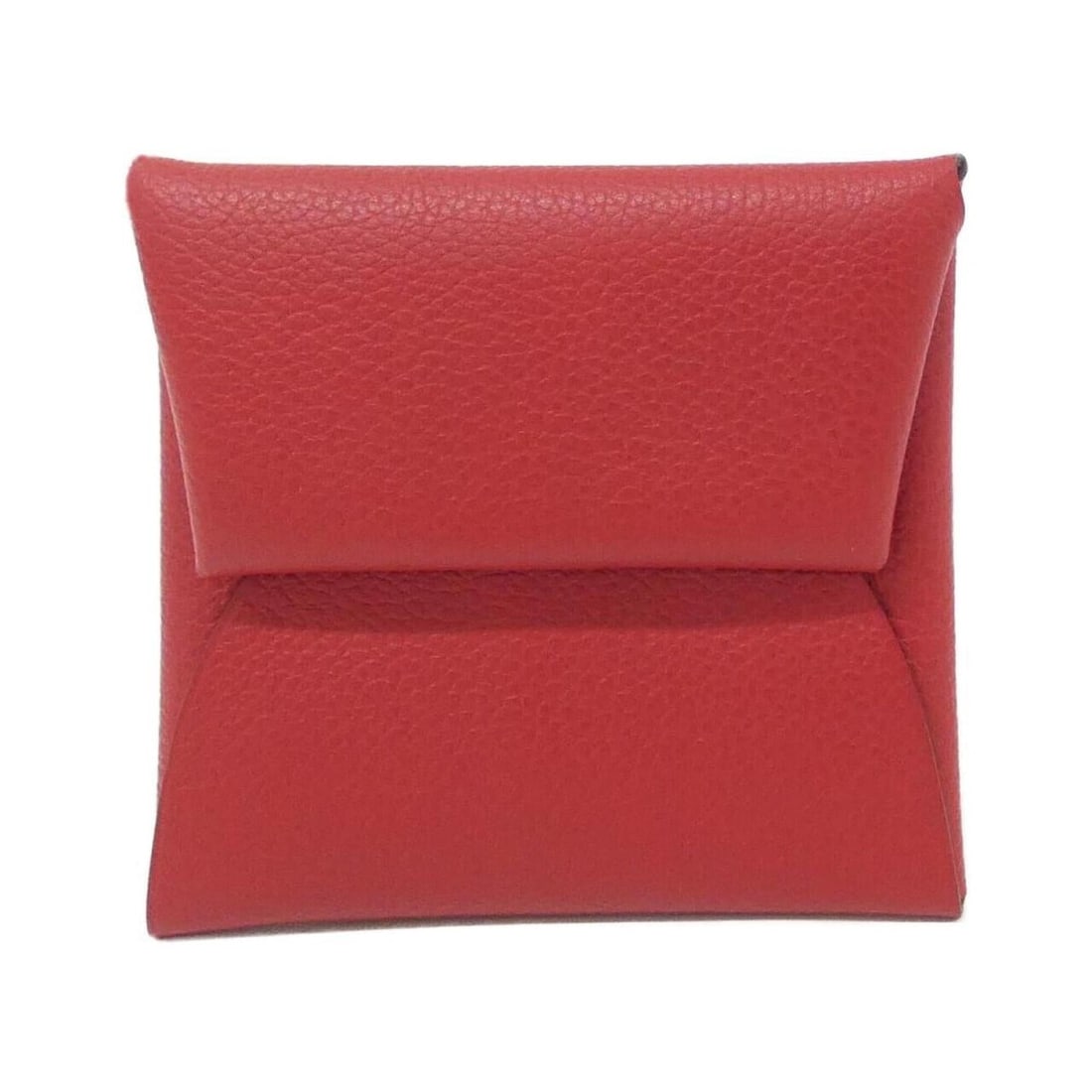 Hermes Bastia Verso 078478CK Wallet/Coin Case: --- Catalog ---Category: SizeSize (HxWxD): 8cm x 8.5cm x 1cm / 3.14'' x 3.34'' x 0.39''Category: DesignType: Coin purse/coin caseColor: Red colorGender: Women,MenCategory: GeneralMPN: 078478CKBrand: H