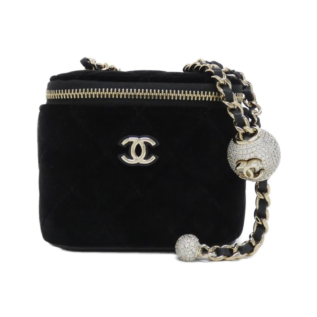 Chanel AP1447 Shoulder Bag: --- Catalog ---Category: SizeSize (HxWxD): 9cm x 10cm x 7cm / 3.54'' x 3.93'' x 2.75''Category: DesignType: Shoulder bagColor: BlackGender: WomenMaterial: Velvet Hardware Color: GoldCategory: