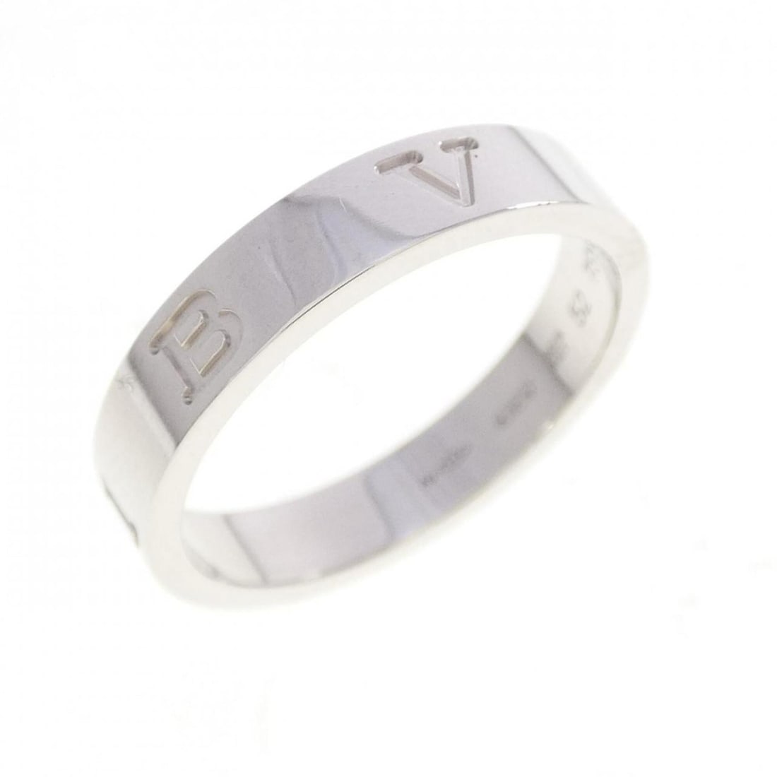 Bvlgari Bulgari B.zero1 Ring: --- Catalog ---Category: SizeUS Size: 6.5Brand Size: 52Category: DesignType: Band ringGender: WomenMaterial: White gold (18K)Category: GeneralBrand: Bvlgari--- Item List ---Section: ConditionRanking: