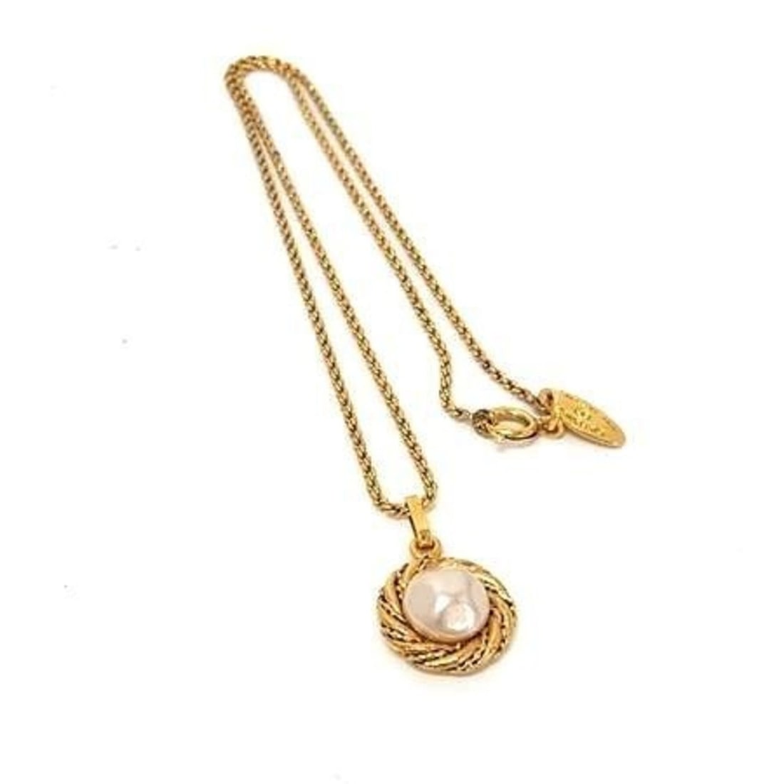 CHANEL Necklace, Circle Rope Motif, 3682, Gold Metal, Faux Pearl, Women's: --- Catalog ---Category: SizePendant Size: 2.3mm x 1.5mm / 0.09'' x 0.05''Neck Circumference: 40 cm / 15.74''Category: DesignColor: GoldGender: WomenMaterial: Artificial pearl, MetalNecklace Type: Nec