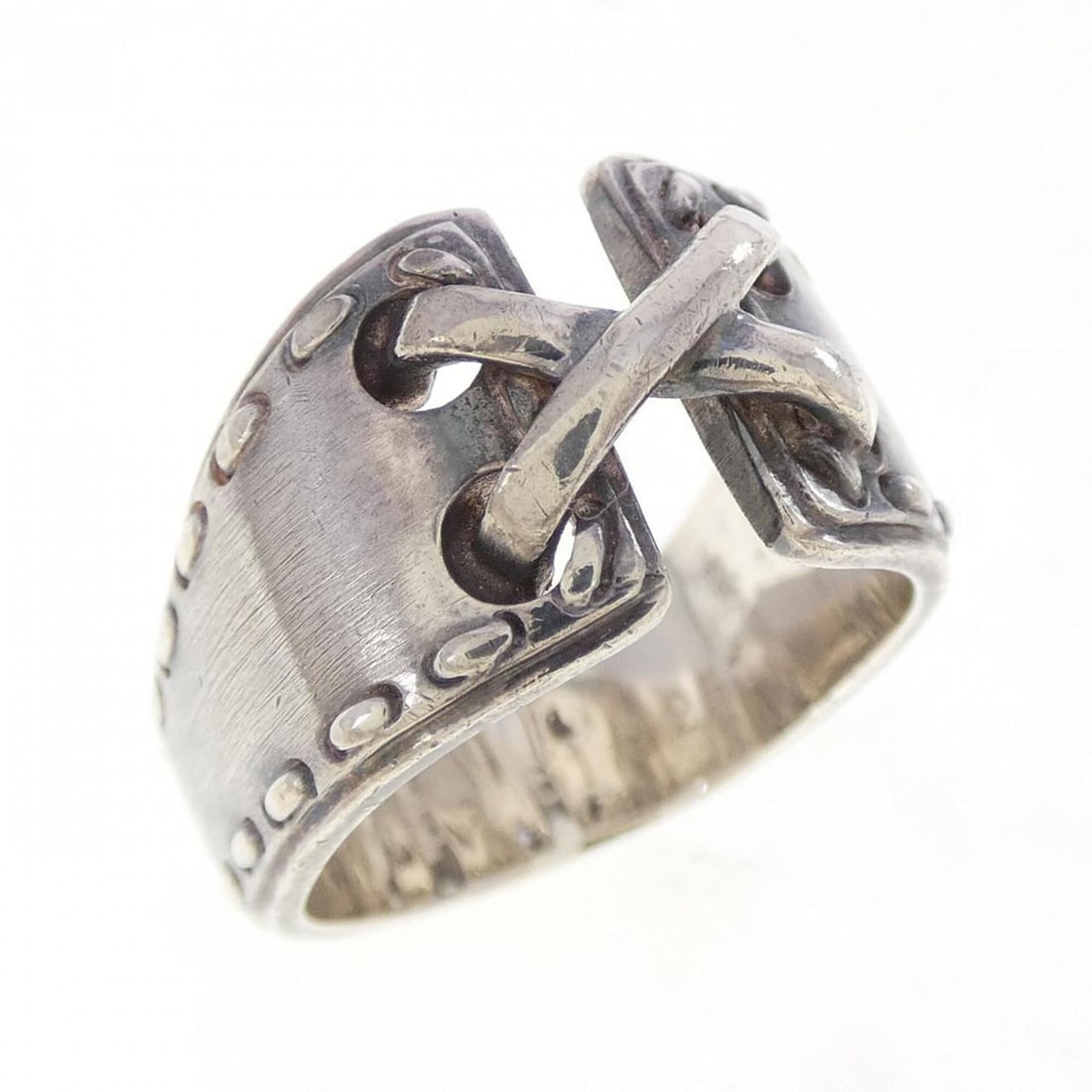 Hermes Mexico Ring: --- Catalog ---Category: SizeJP Size: 11.0US Size: 6Category: DesignType: Band ringGender: WomenMaterial: Silver 925Category: GeneralBrand: HermesCountry of Origin: Mexico--- Item List ---Section:
