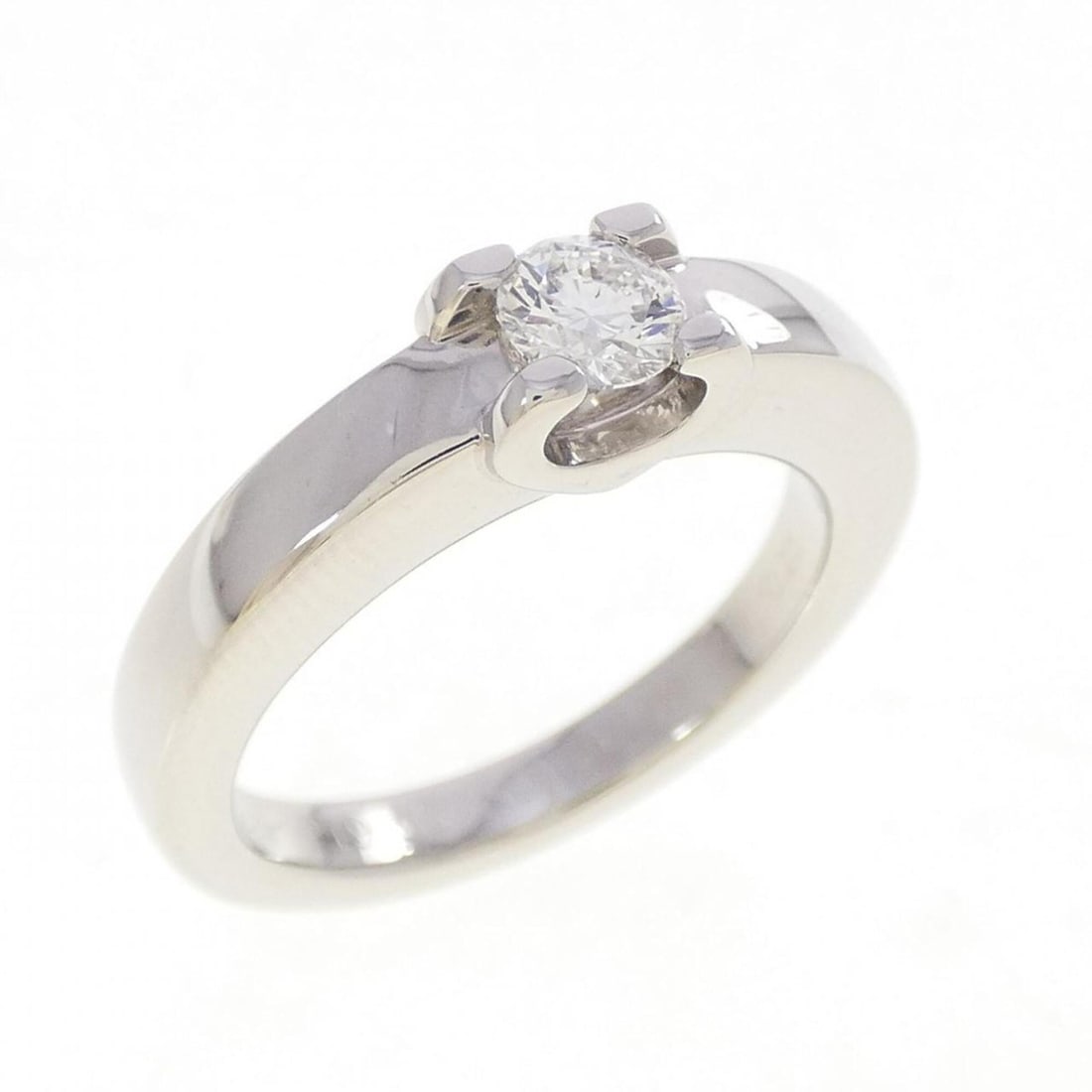 Cartier C-Setting Louis Ring 0.23CT E VS2 VG: --- Catalog ---Category: SizeUS Size: 5.5Brand Size: 50Category: DesignType: Band ringStone: DiamondGender: WomenMaterial: Platinum 950Category: GeneralBrand: Cartier--- Item List ---Section: