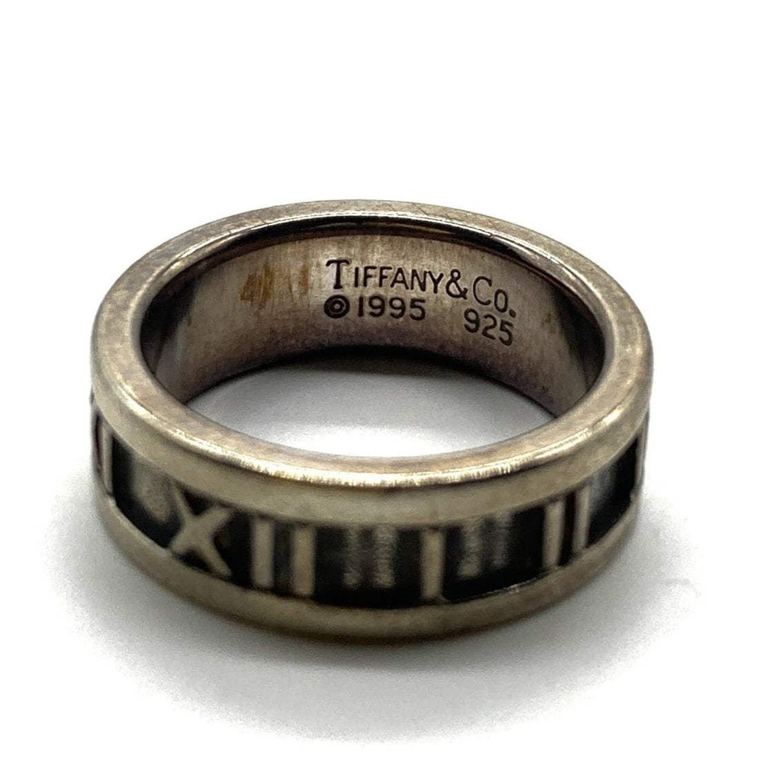 Tiffany & Co. Atlas Ring, 1995, Sterling Silver 925.: --- Catalog ---Category: SizeJP Size: 9US Size: 5Category: DesignType: Band ringGender: WomenMaterial: Silver 925Category: GeneralLine: AtlasBrand: Tiffany--- Item List ---Section: ConditionRanking: R