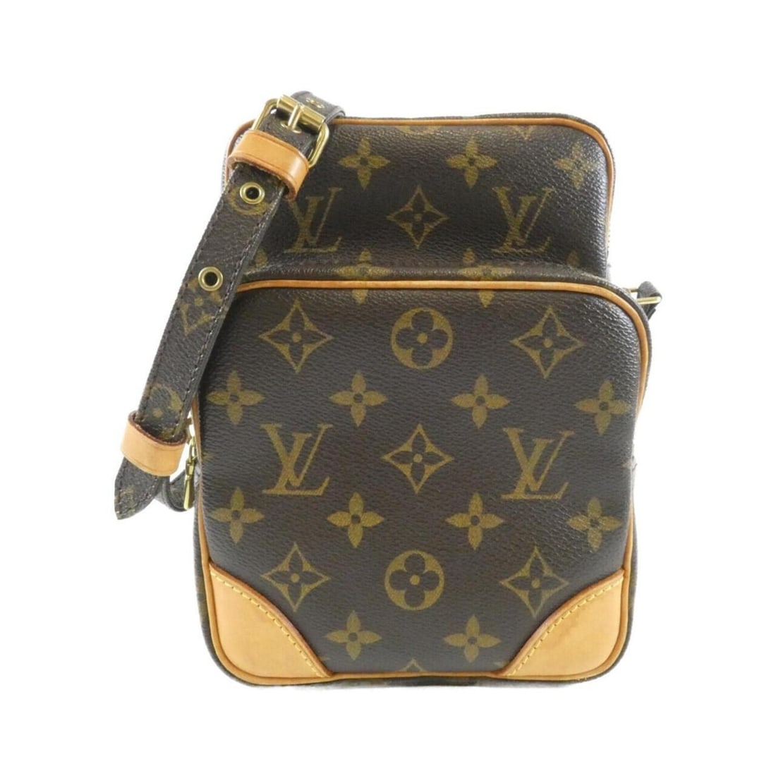Louis Vuitton Monogram Amazon M45236 Shoulder Bag: --- Catalog ---Category: SizeSize (HxWxD): 22cm x 15cm x 9cm / 8.66'' x 5.9'' x 3.54''Category: DesignType: Shoulder bagColor: MarronGender: Men,WomenMaterial: Coated canvas Hardware Color: