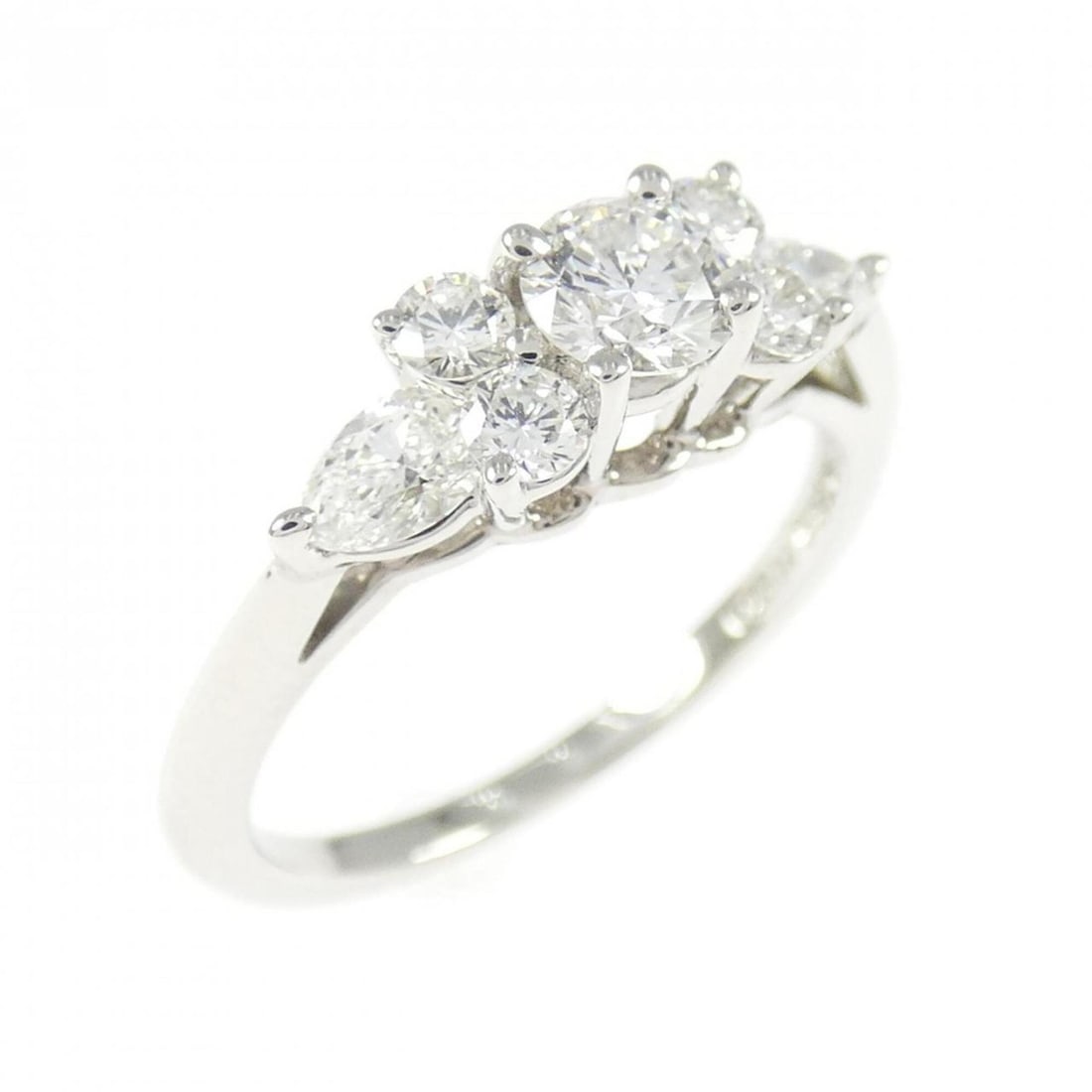 Tiffany Seven Stone Ring: --- Catalog ---Category: SizeJP Size: 7.0US Size: 4Category: DesignType: Band ringStone: DiamondGender: WomenMaterial: Platinum 950Category: GeneralBrand: Tiffany--- Item List ---Section: ConditionRan