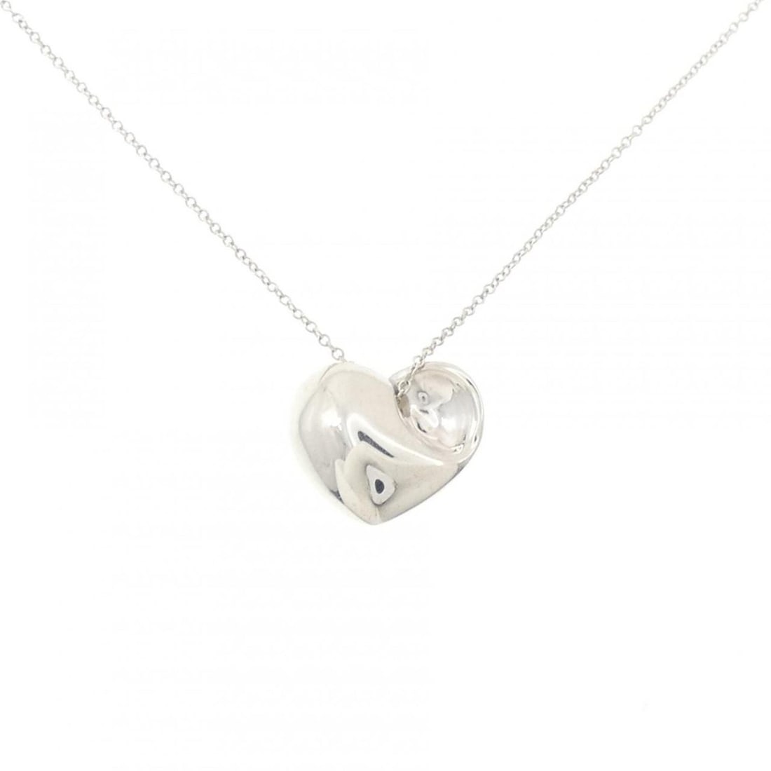 Tiffany 925 Necklace: --- Catalog ---Category: SizePendant Size: 14.3mm x 16mm / 0.56'' x 0.62''Neck Circumference: 40 cm / 15.74''Category: DesignGender: WomenMaterial: Silver 925Pendant Type: PendantNecklace Type: