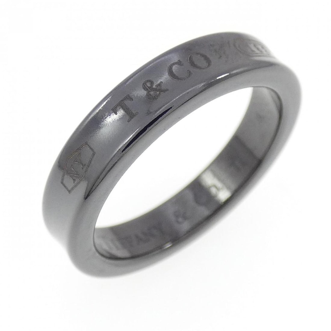 Tiffany & Co. 1837 Narrow Ring: --- Catalog ---Category: SizeJP Size: 11.5US Size: 6Category: DesignType: Band ringGender: WomenMaterial: TitaniumCategory: GeneralBrand: Tiffany--- Item List ---Section: ConditionRanking: Rank A