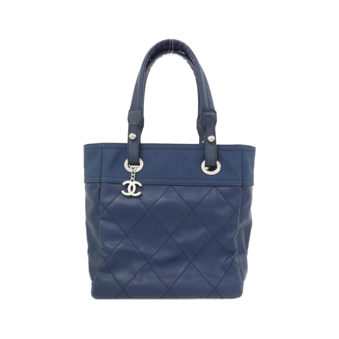 Chanel Paris Biarritz Line 34208 Handbag: --- Catalog ---Category: SizeSize (HxWxD): 27cm x 32cm x 11cm / 10.62'' x 12.59'' x 4.33''Category: DesignType: HandbagColor: NavyGender: WomenMaterial: Canvas Hardware Color: SilverCategory: