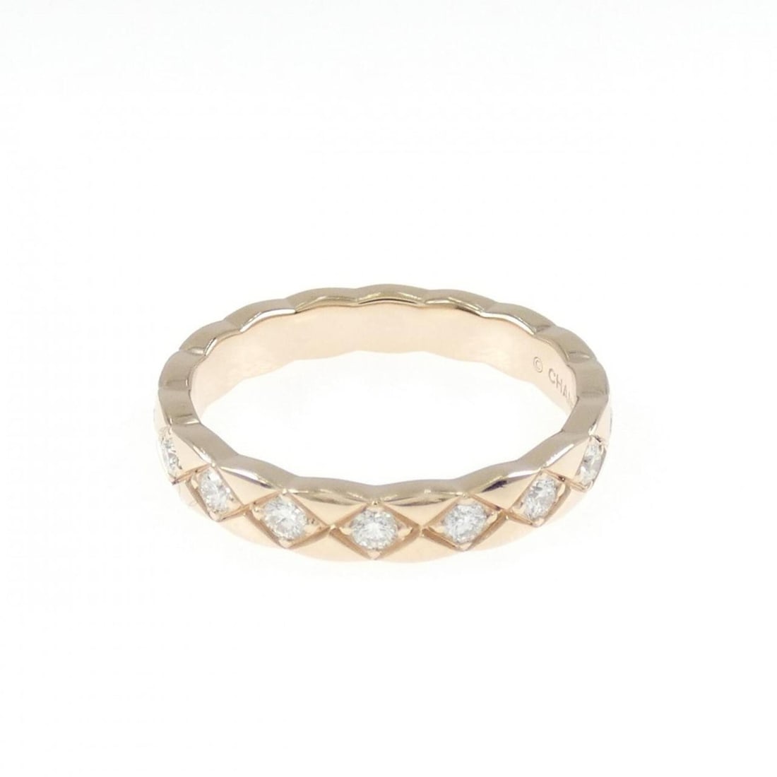 Chanel Coco Crush Ring: --- Catalog ---Category: SizeUS Size: 5Brand Size: 49Category: DesignType: Band ringStone: DiamondGender: WomenMaterial: Pink gold (18K)Category: GeneralMPN: J11786Brand: Chanel--- Item List ---Sectio