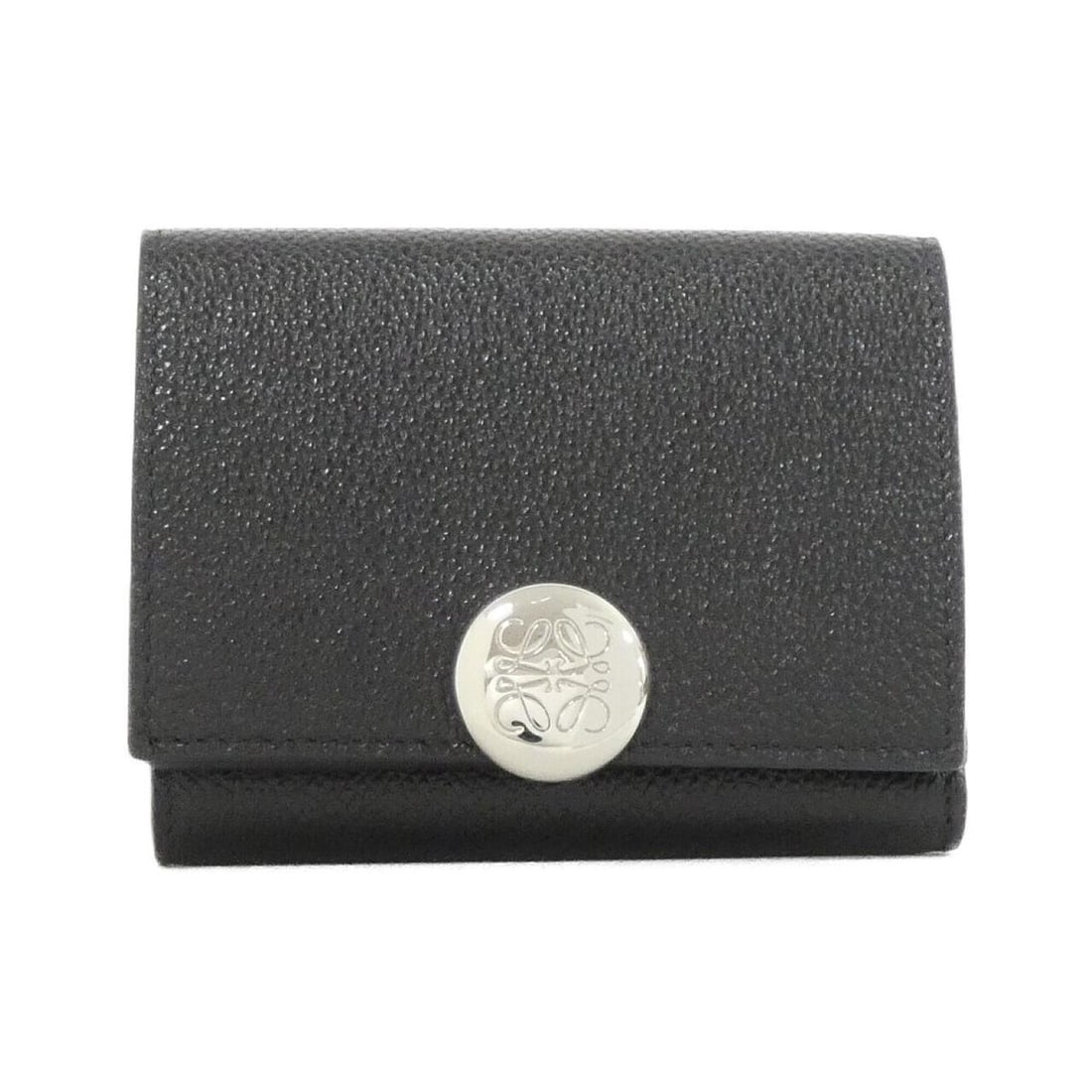 Loewe Pebble Trifold Wallet CANBTR2X03: --- Catalog ---Category: SizeSize (HxWxD): 8cm x 10cm x 3.5cm / 3.14'' x 3.93'' x 1.37''Category: DesignType: Wallet (tri-fold)Color: BlackGender: WomenMaterial: Leather Leather/Fur Type: