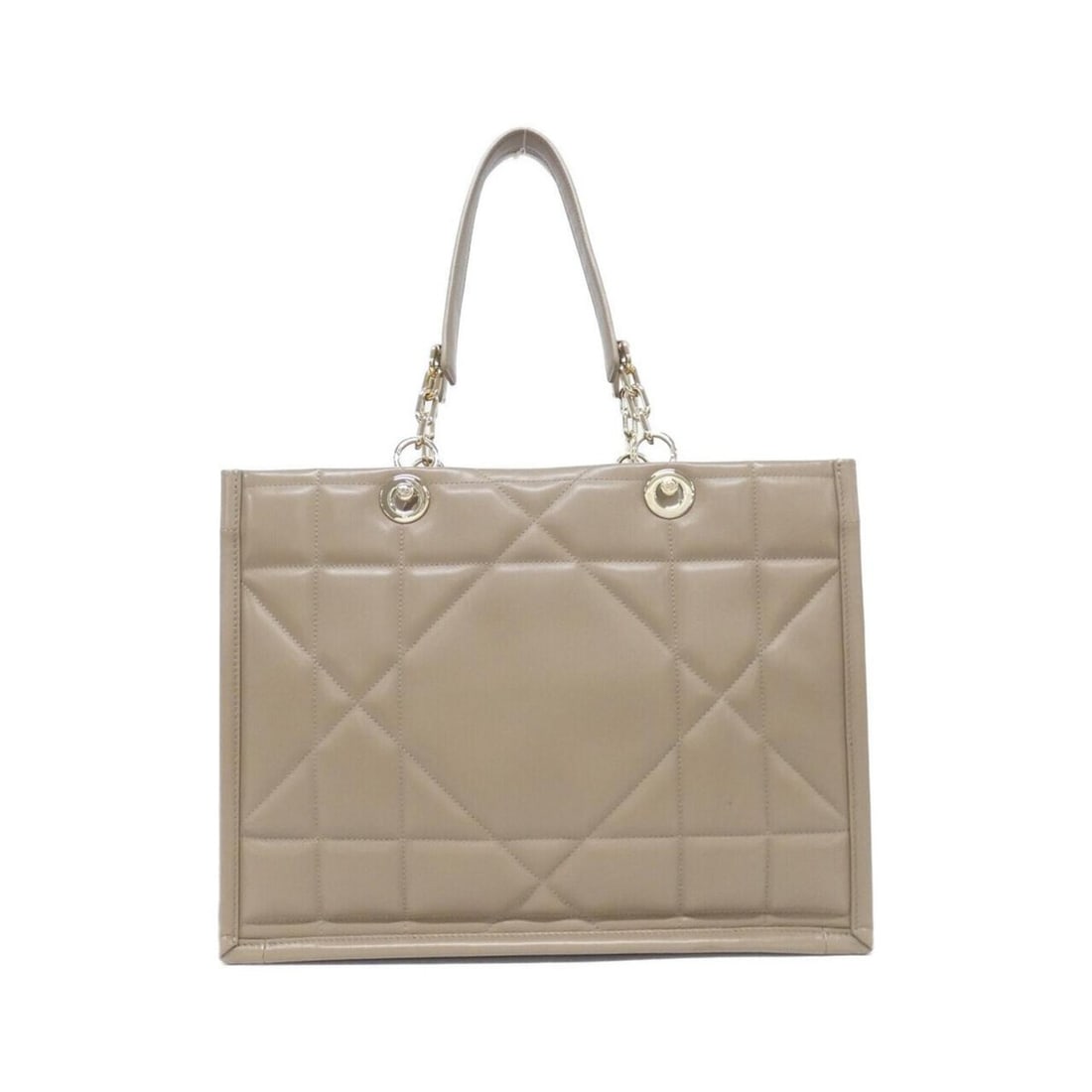 Christian Dior Essential Medium M8721OZVJ Handbag: --- Catalog ---Category: SizeSize (HxWxD): 27cm x 36cm x 17cm / 10.62'' x 14.17'' x 6.69''Category: DesignType: HandbagColor: BeigeGender: WomenMaterial: Leather Hardware Color: GoldLeather/Fur Type: