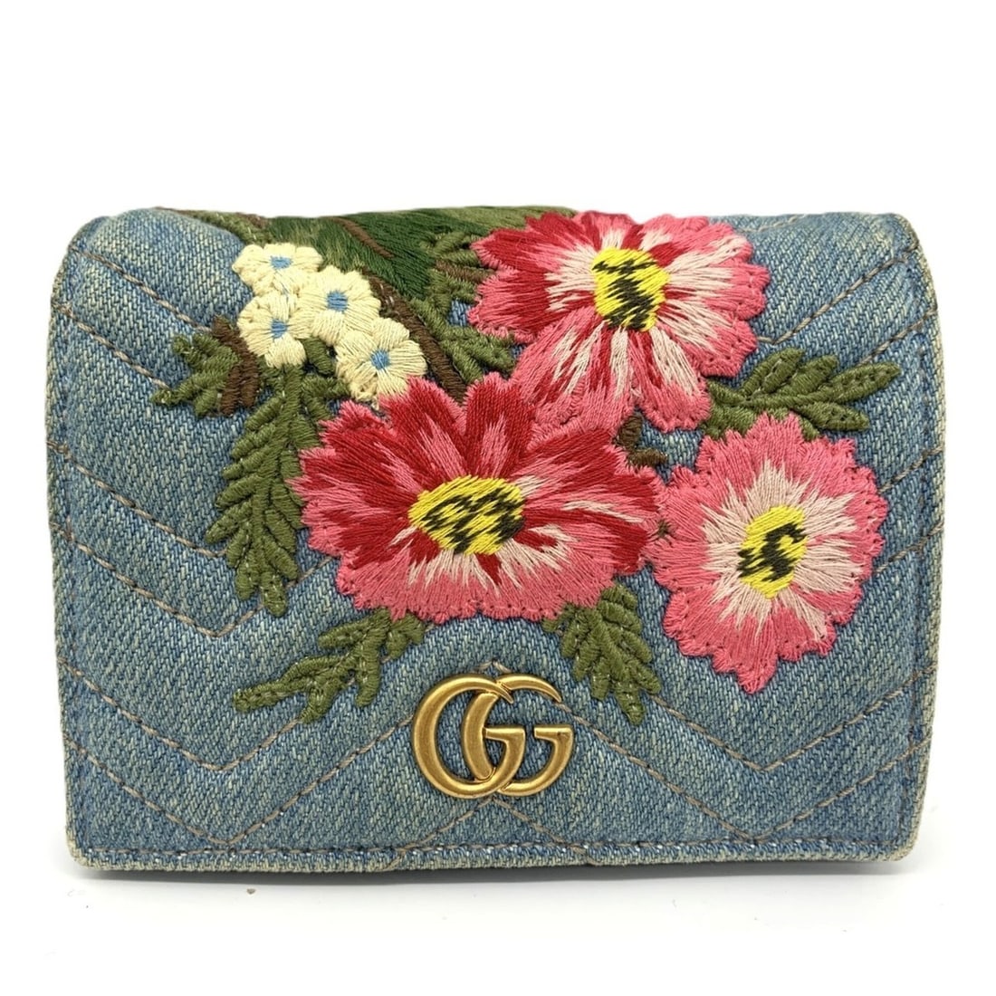 Gucci Bi-fold Wallet GG Marmont Denim Flower Embroidery Women's GUCCI: --- Catalog ---Category: SizeWeight: 96g / 3.38oz.Size (HxWxD): 8.5cm x 11cm x 3cm / 3.34'' x 4.33'' x 1.18''Category: DesignType: Wallet (bi-fold)Gender: WomenMaterial: Denim , Leather Leather/Fur Ty