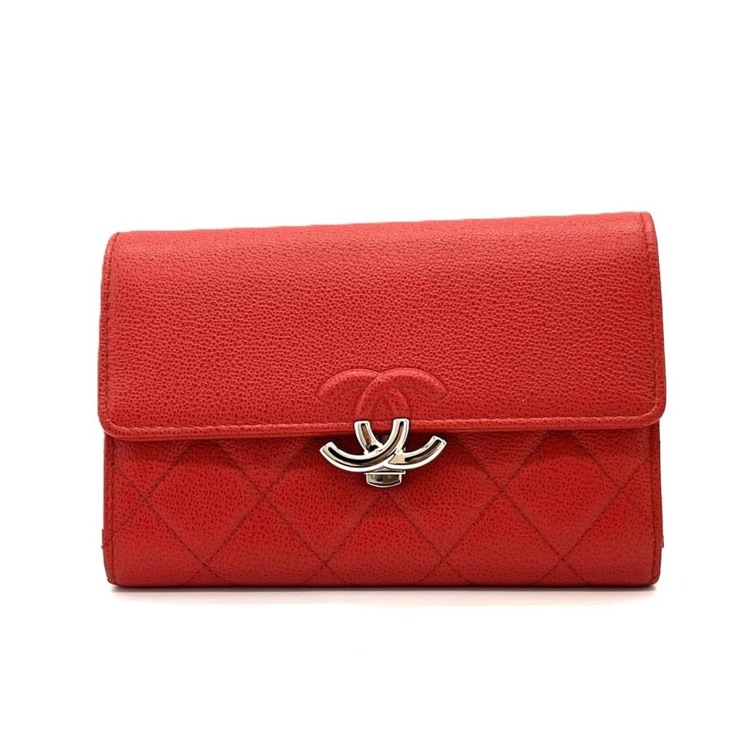 Chanel Matelassé Half Coco Flap Wallet, Caviar Leather, Pink.: --- Catalog ---Category: SizeWeight: 181.8g / 6.41oz.Size (HxWxD): 10cm x 15cm x 2.5cm / 3.93'' x 5.9'' x 0.98''Category: DesignType: Wallet (tri-fold)Color: PinkGender: WomenMaterial: Grained Calfski