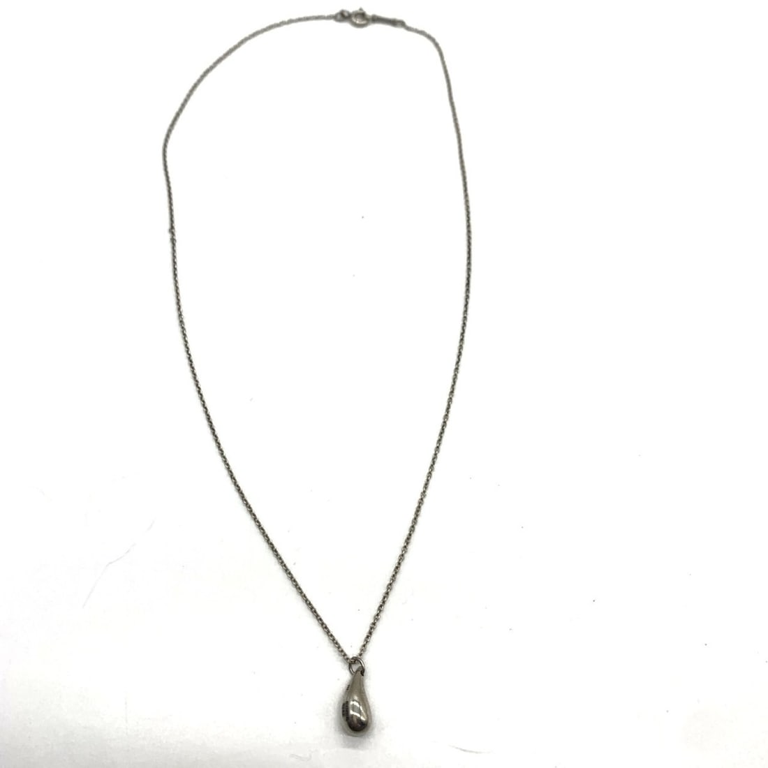Tiffany & Co. Elsa Peretti Teardrop Necklace, Sterling Silver (SV925): --- Catalog ---Category: SizePendant Size: 9mm x 5mm / 0.35'' x 0.19''Neck Circumference: 43 cm / 16.92''Category: DesignGender: WomenMaterial: Silver 925Necklace Type: NecklaceCategory: GeneralBrand: