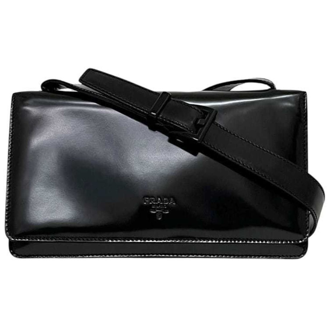 Prada Shoulder Bag B6798 112 PRADA Leather SPAZZOLATO NERO Black Women's: --- Catalog ---Category: SizeSize (HxWxD): 13cm x 24cm x 6cm / 5.11'' x 9.44'' x 2.36''Strap Length: 69cm / 27.16''Category: DesignType: Shoulder bagColor: Black, NeroGender: WomenClosure: FlapMateria