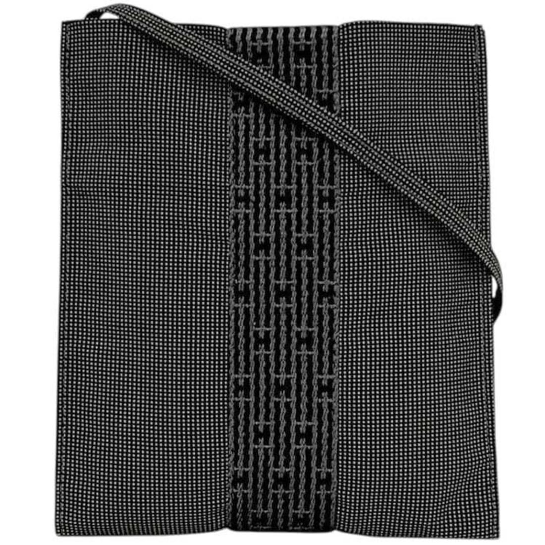 Hermes shoulder bag, Her Pochette, Line, HERMES canvas, gray, women's.: --- Catalog ---Category: SizeSize (HxWxD): 19cm x 17cm x 5cm / 7.48'' x 6.69'' x 1.96''Strap Length: 120cm / 47.24''Category: DesignType: Pochette, Shoulder bagColor: GrayGender: WomenMaterial: Canvas