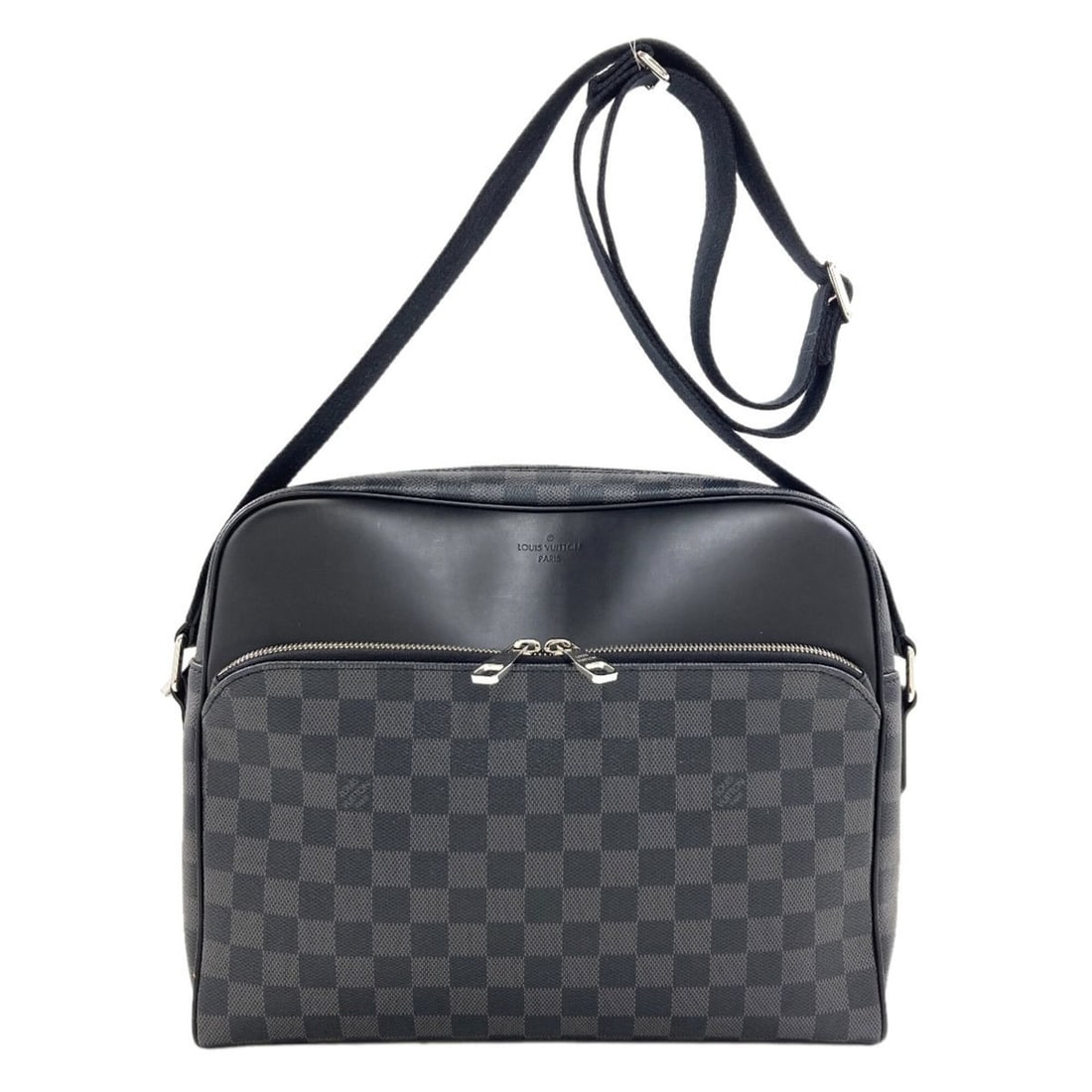 Louis Vuitton N41409 Dayton MM Shoulder Bag, Damier Canvas, Men's LOUIS VUITTON: --- Catalog ---Category: SizeSize (HxWxD): 27cm x 32cm x 7cm / 10.62'' x 12.59'' x 2.75''Category: DesignType: Shoulder bagColor: Damier GraphiteGender: MenMaterial: Damier Canvas Category: GeneralMPN