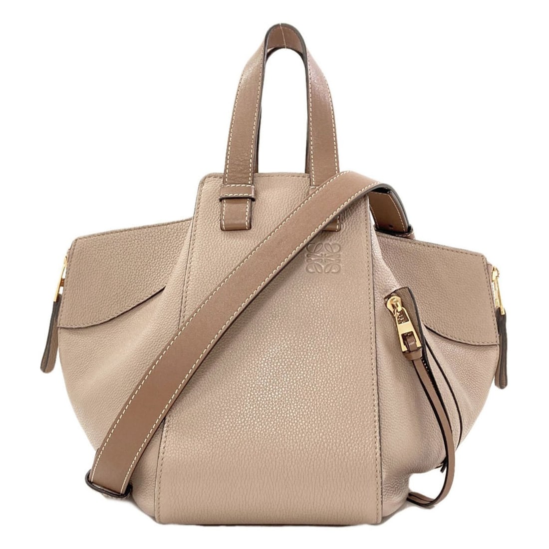 Loewe Hammock 2-Way Handbag, Calfskin, Women's: --- Catalog ---Category: SizeSize (HxWxD): 24cm x 13.5cm x 25cm / 9.44'' x 5.31'' x 9.84''Category: DesignType: HandbagColor: BrownGender: WomenMaterial: Leather Category: GeneralBrand: Loewe--- Item 