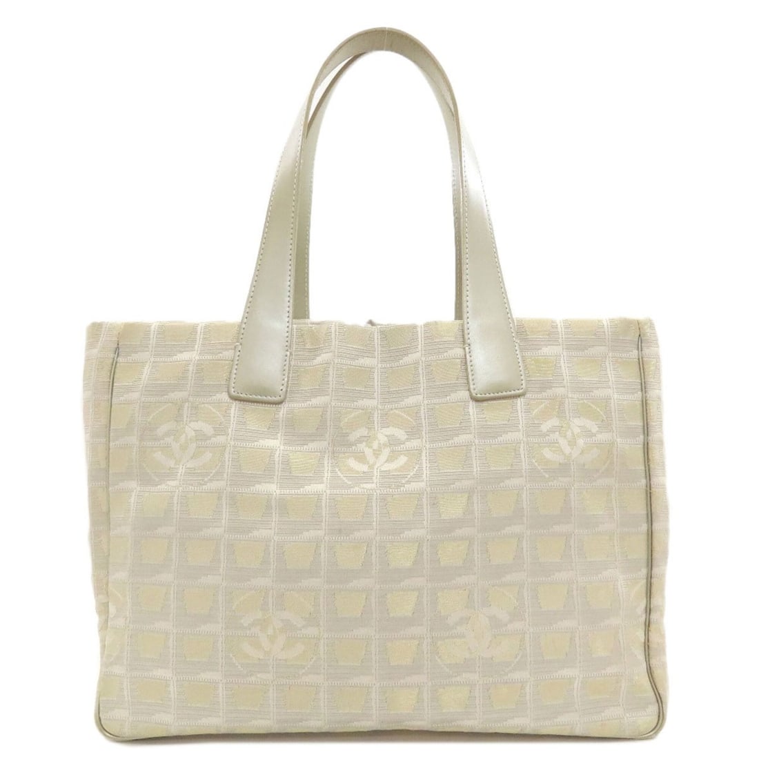 Chanel New Travel Line MM Tote Bag, Nylon Jacquard, Women's CHANEL: --- Catalog ---Category: SizeSize (HxWxD): 26cm x 34cm x 14.5cm / 10.23'' x 13.38'' x 5.7''Category: DesignType: Tote bagColor: Silver, YellowGender: WomenMaterial: Nylon , Jacquard Category: GeneralB