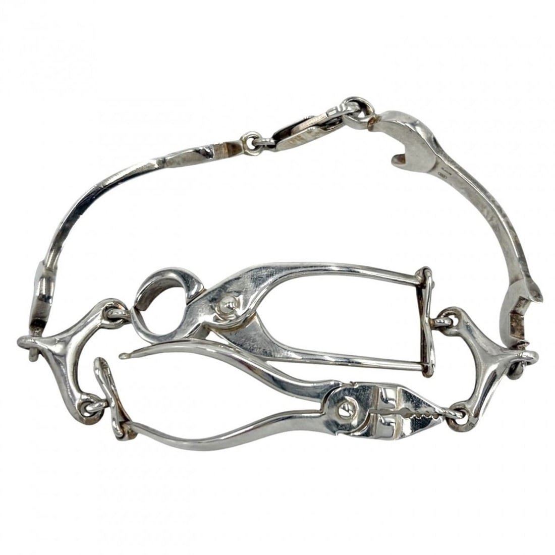 Gucci Men's Bracelet with Spanner Motif - Limited Edition, Rare Accessory, to 100 Pieces, Sterling: --- Catalog ---Category: SizeLength: 18cm / 7.08''Category: DesignType: Charm braceletGender: MenMaterial: Silver 925Category: GeneralBrand: Gucci--- Item List ---Section: ConditionRanking: Rank AB Us