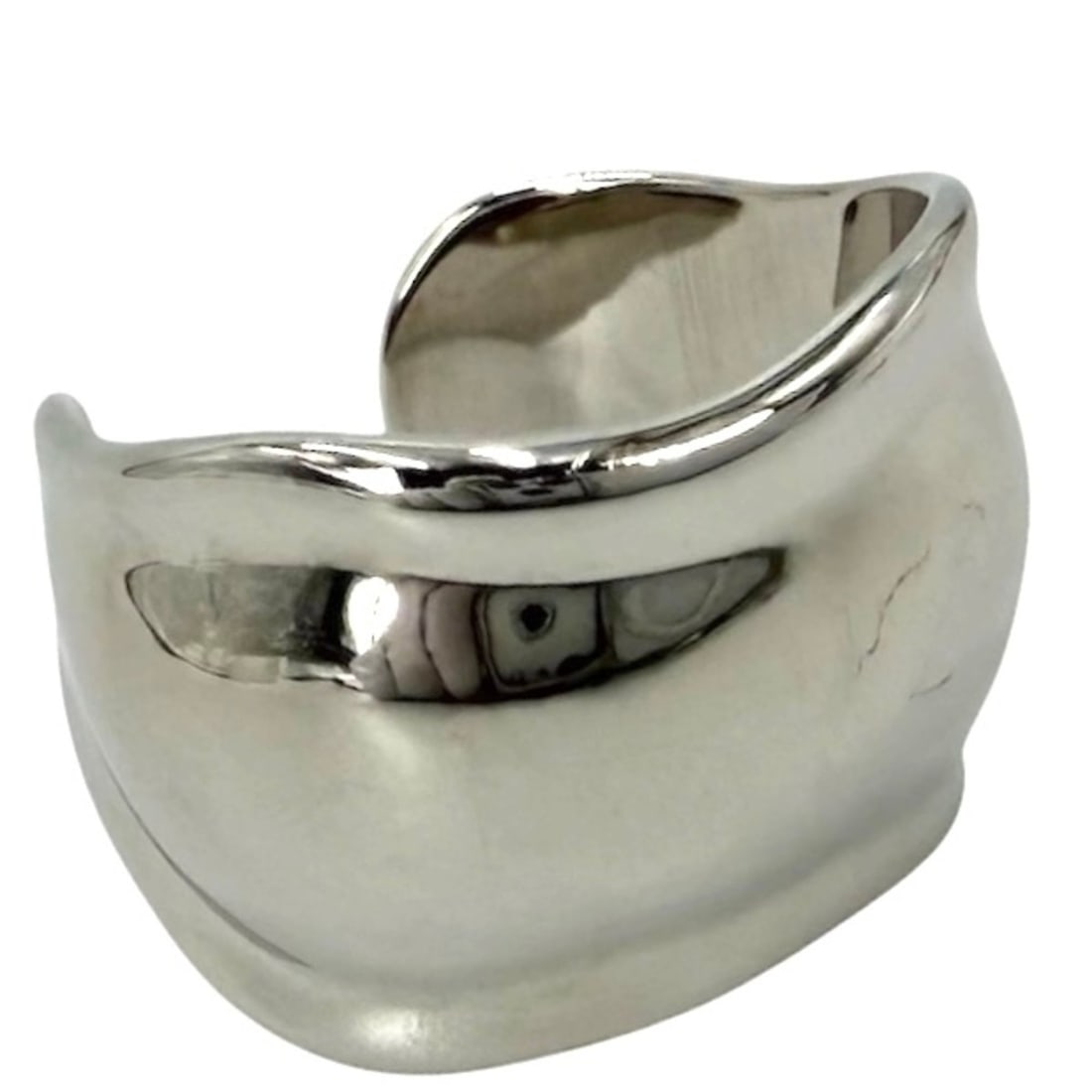 Tiffany & Co. Women's Elsa Peretti Bone Cuff Ring, Jewelry Accessory, Sterling Silver 925, Approx.: --- Catalog ---Category: SizeWidth: 18mm / 0.71''JP Size: 16.5US Size: 8Inner Diameter: 19.00mm / 0.75''Category: DesignType: Band ringGender: WomenMaterial: Silver 925Category: GeneralBrand: TiffanyC