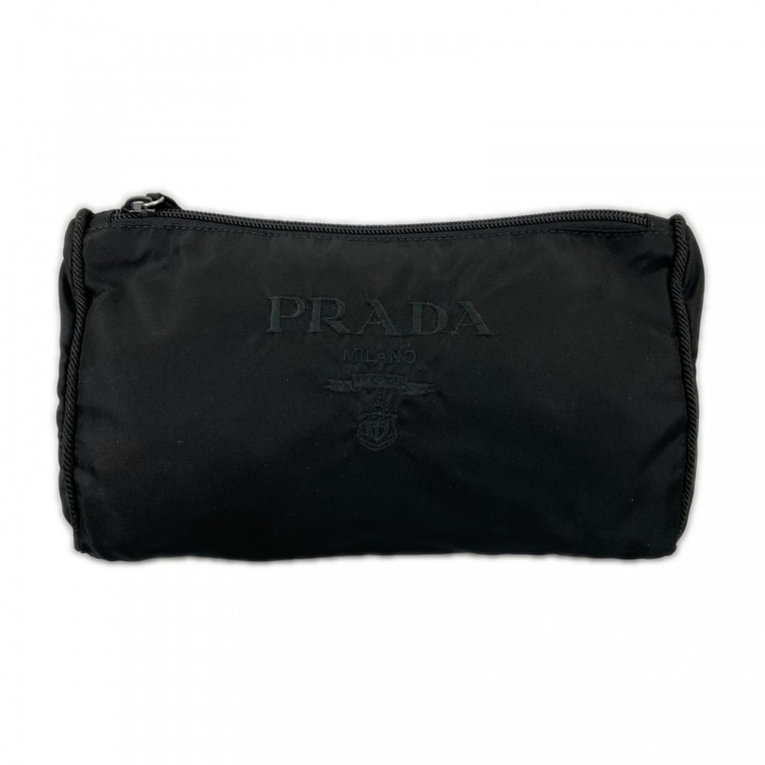 Prada pouch for women, made of nylon, black, with other hardware.: --- Catalog ---Category: SizeSize (HxWxD): 15cm x 25cm x 8cm / 5.9'' x 9.84'' x 3.14''Category: DesignType: PouchColor: BlackGender: WomenMaterial: Nylon Category: GeneralBrand: Prada--- Item List ---