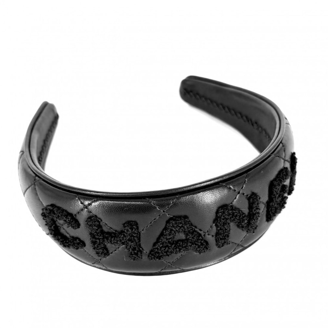Chanel Hair Accessory for Women, Matelassé Headband, Logo, Fashion Item, Leather, Black: --- Catalog ---Category: SizeSize (LxW): 38cm x 5.5cm / 14.96'' x 2.16''Category: DesignType: Alice bandColor: BlackGender: WomenMaterial: LeatherCategory: GeneralBrand: Chanel--- Item List ---Section