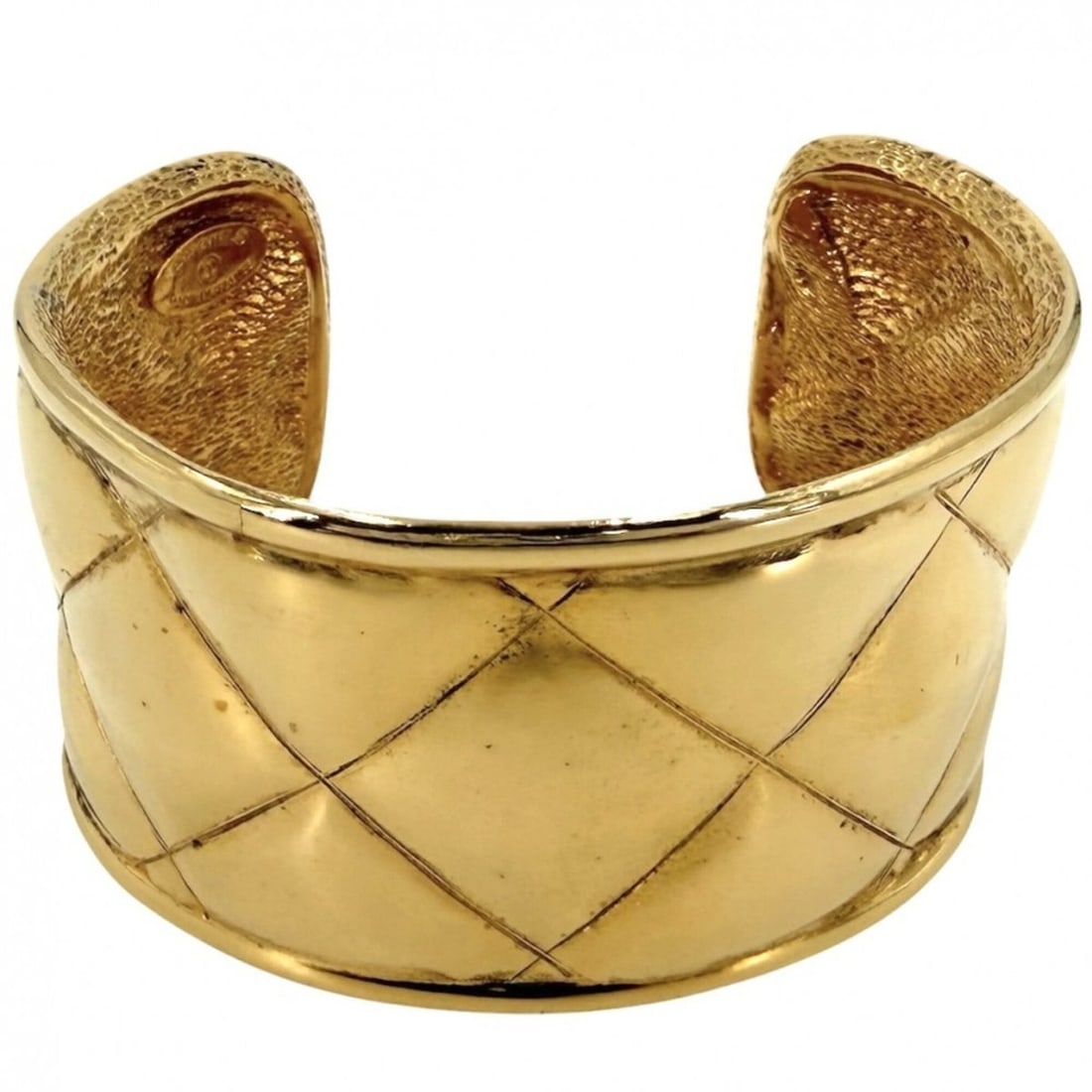 Chanel Bangle Bracelet for Women, Coco Mark, Vintage Matelassé, GP Gold, Approx. 89.8g: --- Catalog ---Category: SizeWidth: 18cm / 7.08''Category: DesignType: BangleColor: GoldGender: WomenCategory: GeneralBrand: Chanel--- Item List ---Section: ConditionRanking: Rank AB Used - Traces of 