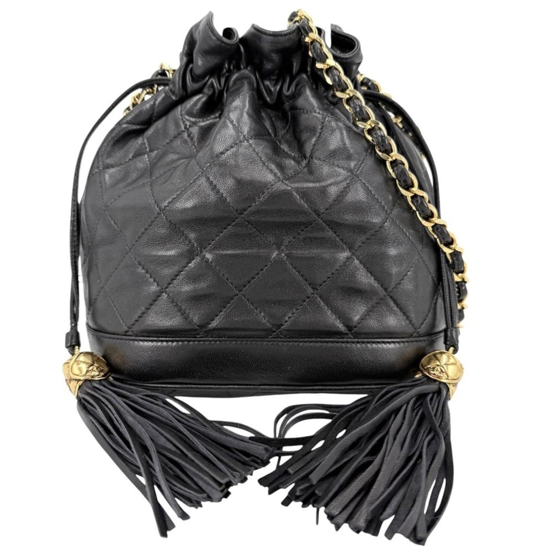 Chanel women's shoulder bag, Matelassé style, drawstring mini chain strap, crossbody pochette, Coco: --- Catalog ---Category: SizeSize (HxWxD): 20cm x 19cm x 14cm / 7.87'' x 7.48'' x 5.51''Category: DesignType: Pochette, Shoulder bagColor: BlackGender: WomenMaterial: Leather Category: GeneralBrand: C
