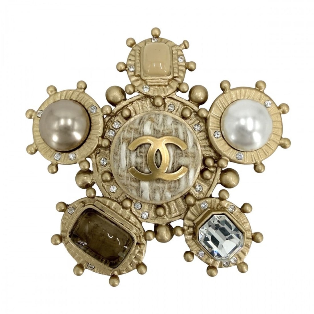 Chanel Brooch for Women, Coco Mark, Tweed, Accessory, Bijou, CHANEL GP, Faux Pearl, Rhinestone, 05A,: --- Catalog ---Category: SizeSize (HxWxD): 6cm x 6cm / 2.36'' x 2.36''Category: DesignType: BroochColor: White, YellowGender: WomenMaterial: RhinestoneCategory: GeneralBrand: Chanel--- Item List ---Se