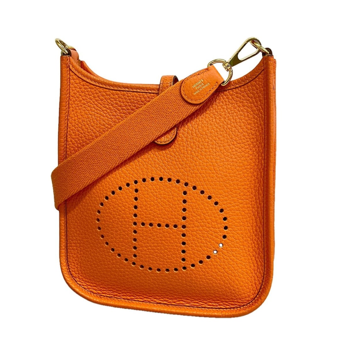 Hermes Shoulder Bag Evelyne TPM Taurillon Clemence Orange Mini An B Stamp Ladies: --- Catalog ---Category: SizeSize (HxWxD): 18.5cm x 17.5cm x 5.5cm / 7.28'' x 6.88'' x 2.16''Category: DesignType: Shoulder bagColor: OrangeGender: WomenMaterial: Taurillon clemence leather Hardware C