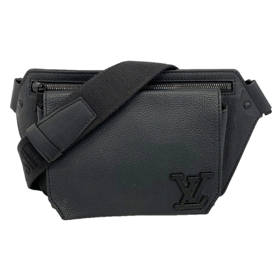 Louis Vuitton Bag/Waist Bag LV Aloegram Takeoff Sling M57081 Noir Men's OP017807: --- Catalog ---Category: SizeSize (HxWxD): 16cm x 27cm x 4.5cm / 6.29'' x 10.62'' x 1.77''Category: DesignType: Fanny packColor: NoirGender: MenCategory: GeneralMPN: M57081Brand: Louis Vuitton--- Item