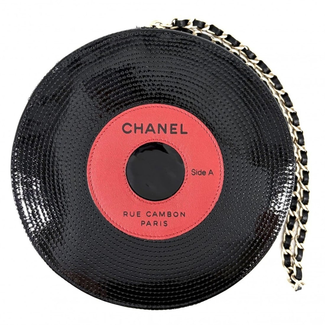 Chanel clutch bag for women, record chain pouch, patent leather, black, gold hardware.: --- Catalog ---Category: SizeSize (HxWxD): 17.5cm x 17.5cm x 2cm / 6.88'' x 6.88'' x 0.78''Category: DesignType: Clutch bag, PouchColor: Black, Brown, Red color, WhiteGender: WomenMaterial: Patent lea