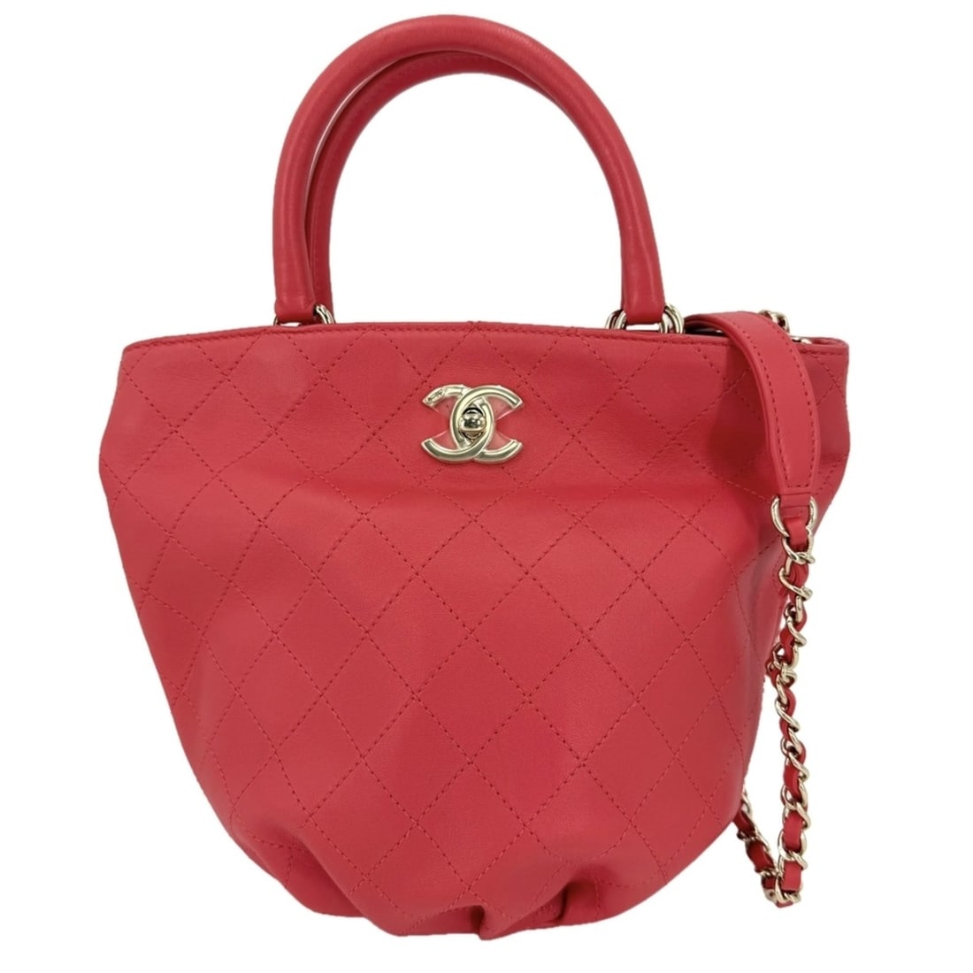 Chanel Women's Matelassé Handbag Chain Shoulder Bag Crossbody Coco Mark CHANEL Leather Red Gold: --- Catalog ---Category: SizeSize (HxWxD): 21cm x 24cm x 7.5cm / 8.26'' x 9.44'' x 2.95''Category: DesignType: Handbag, Shoulder bagColor: Red colorGender: WomenMaterial: Leather Hardware Color: GoldC