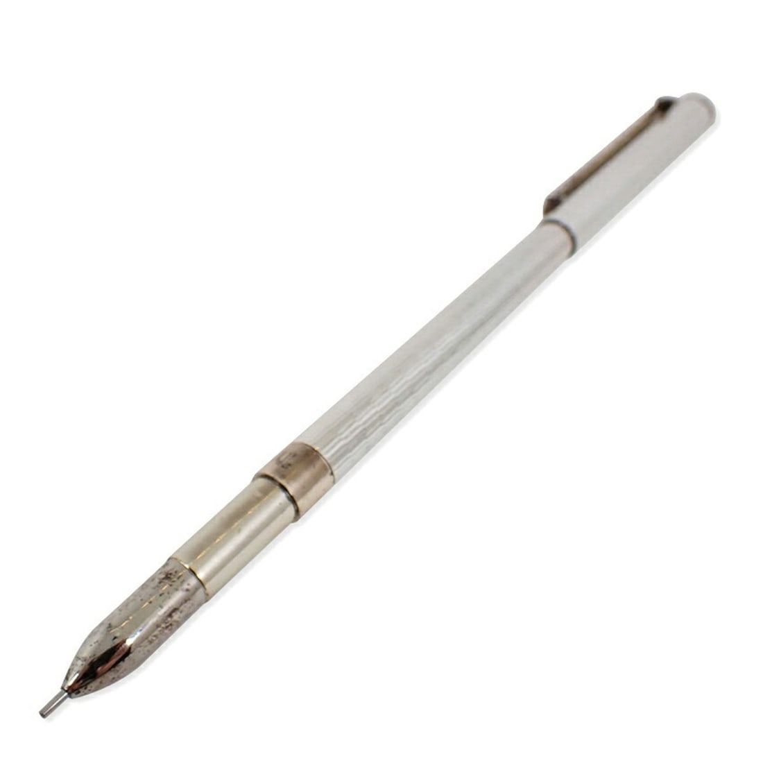 TIFFANY & Co. Silver-colored mechanical pencil: --- Catalog ---Category: SizeLength: 14.6cm / 5.74''Category: DesignType: Mechanical pencilGender: Men,WomenMaterial (Body): MetalCategory: GeneralBrand: Tiffany--- Item List ---Section: ConditionRank