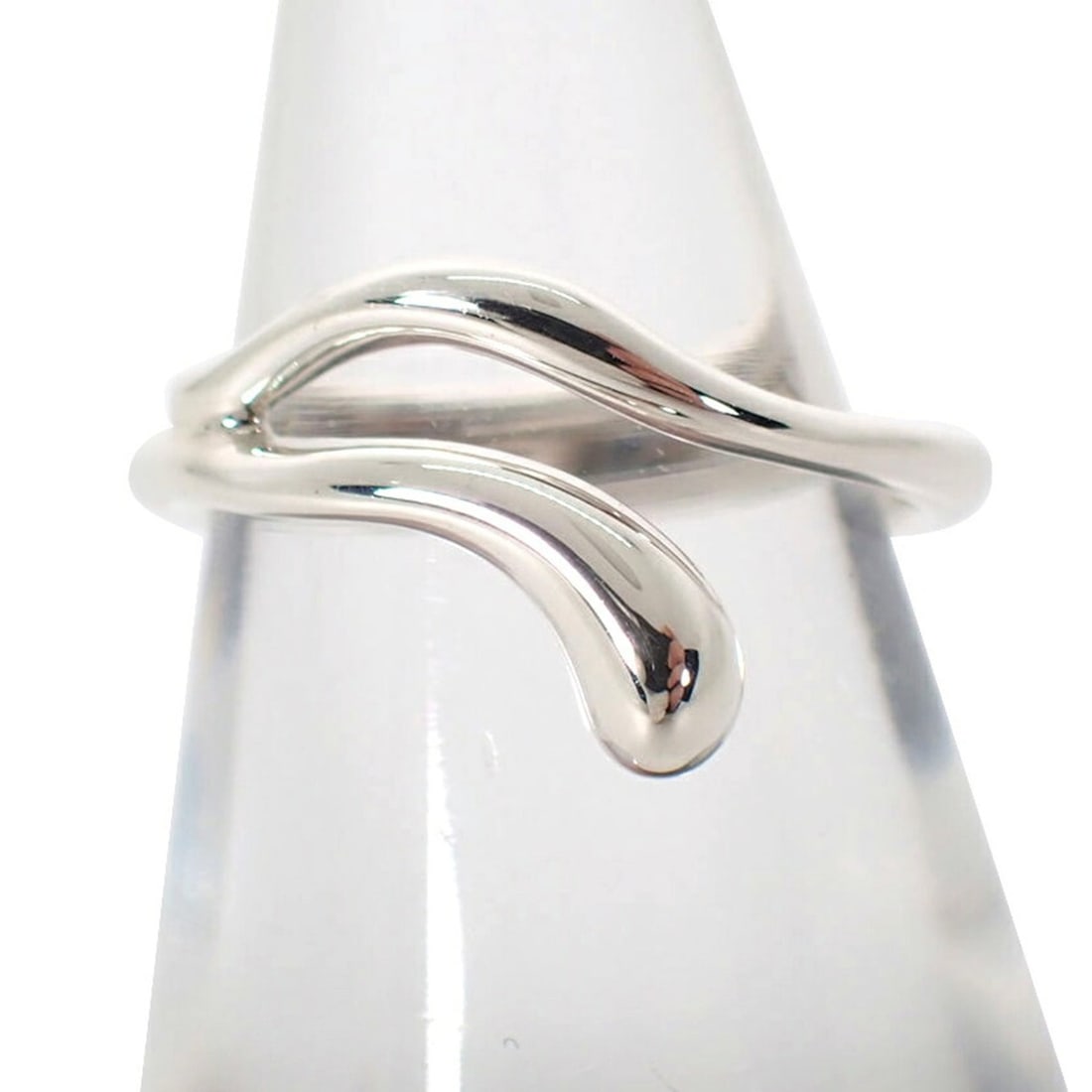 TIFFANY & Co. 925 Wave Ring, Size 6: --- Catalog ---Category: SizeUS Size: 3.5Brand Size: 46Category: DesignType: Band ringGender: WomenMaterial: Sterling silver 925Category: GeneralBrand: Tiffany--- Item List ---Section: ConditionRankin