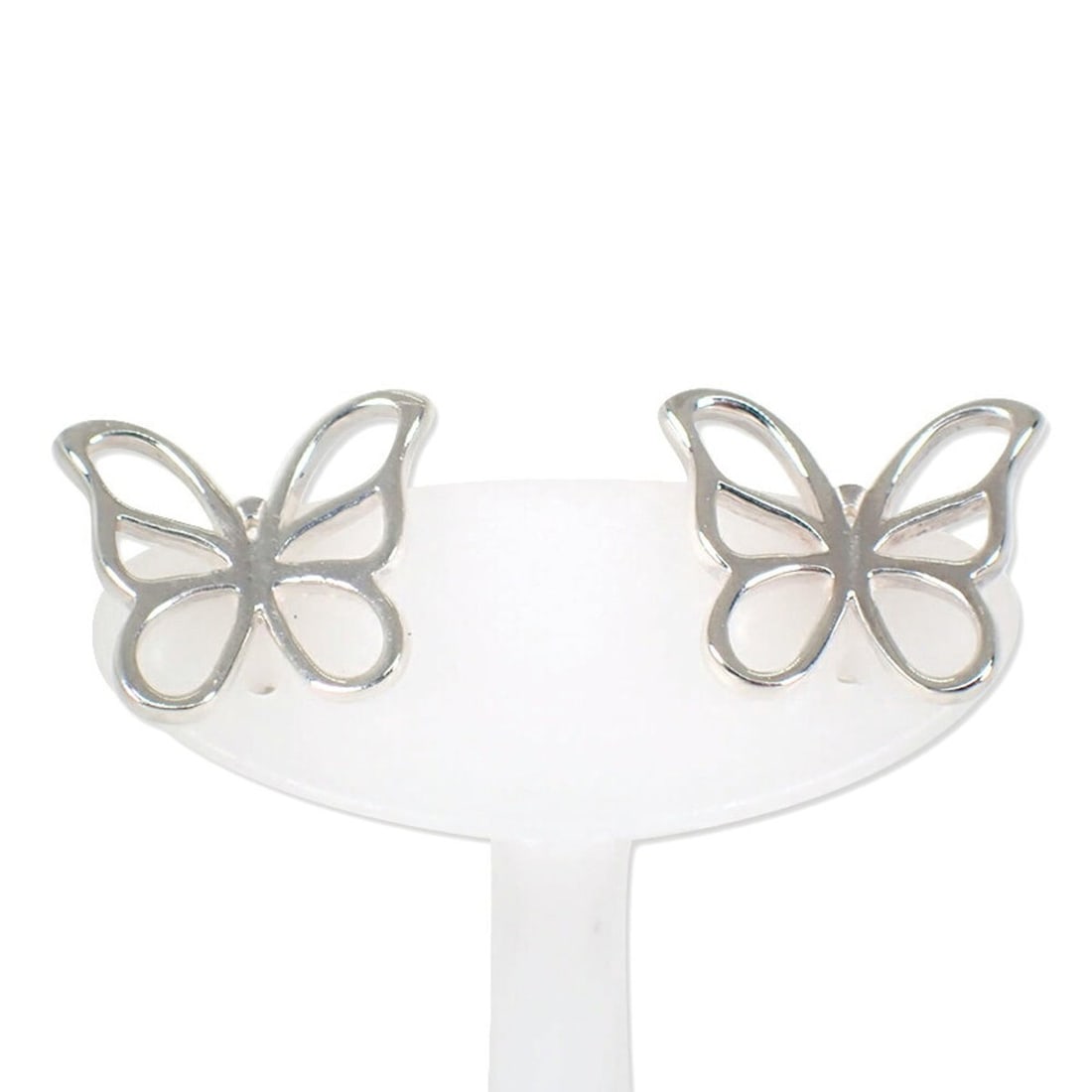 TIFFANY & Co. 925 Butterfly Earrings: --- Catalog ---Category: SizeSize (HxWxD): 10.20mm x 12.10mm x 11.50mm / 0.40'' x 0.48'' x 0.45''Category: DesignType: Stud earringsGender: WomenMaterial: Sterling silver 925Category: GeneralBrand: