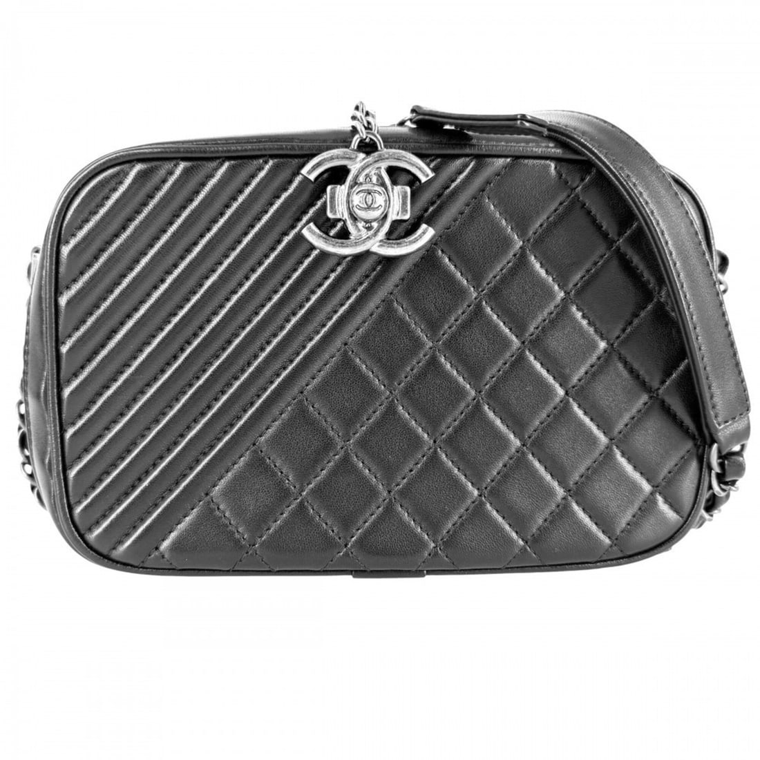 Chanel shoulder bag for women, Boy camera bag, chain strap, cross-body Coco mark, CHANEL leather,: --- Catalog ---Category: SizeSize (HxWxD): 12cm x 19cm x 8.5cm / 4.72'' x 7.48'' x 3.34''Category: DesignType: Shoulder bagColor: Black, Matte silver, WhiteGender: WomenMaterial: Leather Category: Gen